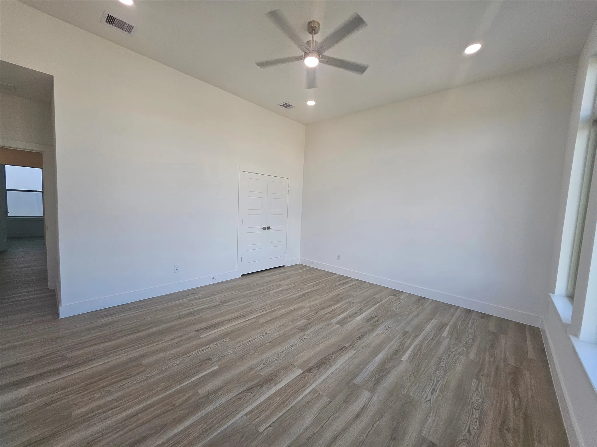 Duplex For Rent in Dallas County , 5603 Wayside Drive, Dallas, Texas 75235, 4 Bedroom, 1 Bathroom, 2 Garage spaces, 2,085 Sqft, built in 2026, mls#21410090, Real Estate Agent in Dallas, Homes For Rent in Dallas county, Homes For Rent in Dallas, Realtor in Dallas Texas, Real Estate Brokerage Independent Realty Texas, Luminita Cordes Realtor