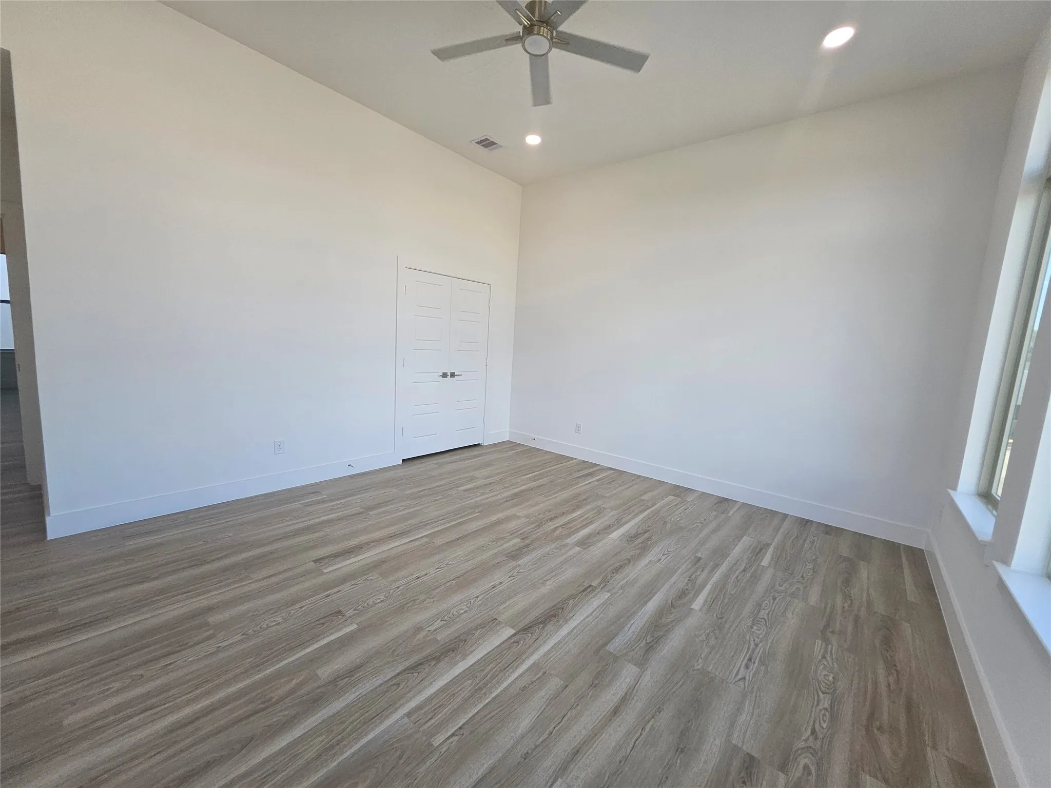 Duplex For Rent in Dallas County , 5603 Wayside Drive, Dallas, Texas 75235, 4 Bedroom, 1 Bathroom, 2 Garage spaces, 2,085 Sqft, built in 2026, mls#21410090, Real Estate Agent in Dallas, Homes For Rent in Dallas county, Homes For Rent in Dallas, Realtor in Dallas Texas, Real Estate Brokerage Independent Realty Texas, Luminita Cordes Realtor