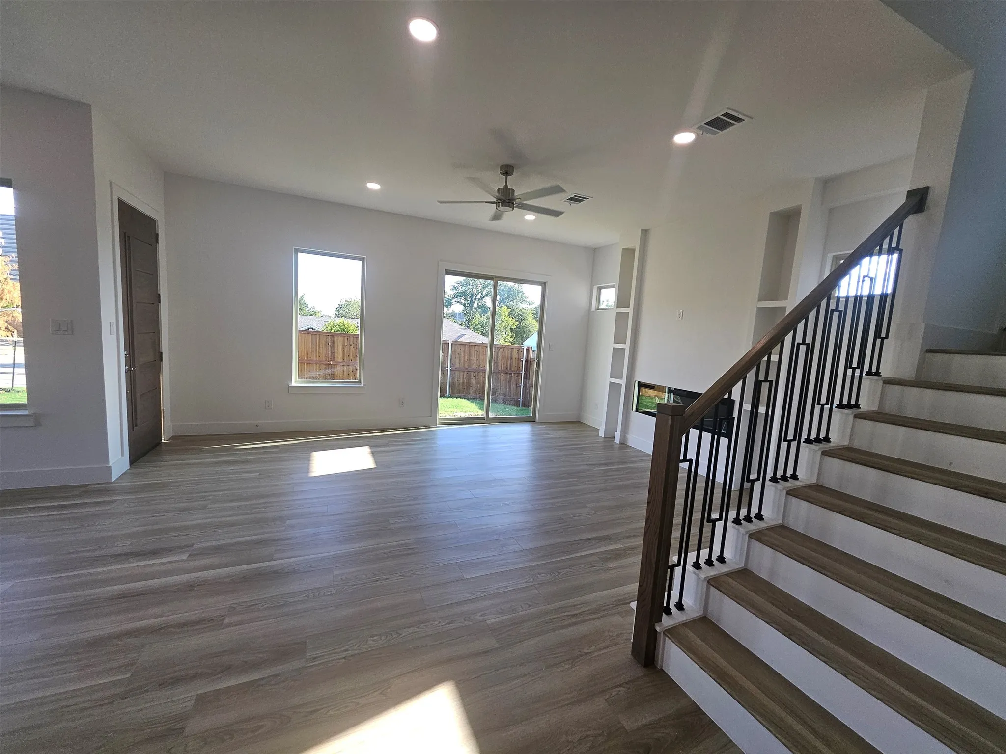 Duplex For Rent in Dallas County , 5603 Wayside Drive, Dallas, Texas 75235, 4 Bedroom, 1 Bathroom, 2 Garage spaces, 2,085 Sqft, built in 2026, mls#21410090, Real Estate Agent in Dallas, Homes For Rent in Dallas county, Homes For Rent in Dallas, Realtor in Dallas Texas, Real Estate Brokerage Independent Realty Texas, Luminita Cordes Realtor