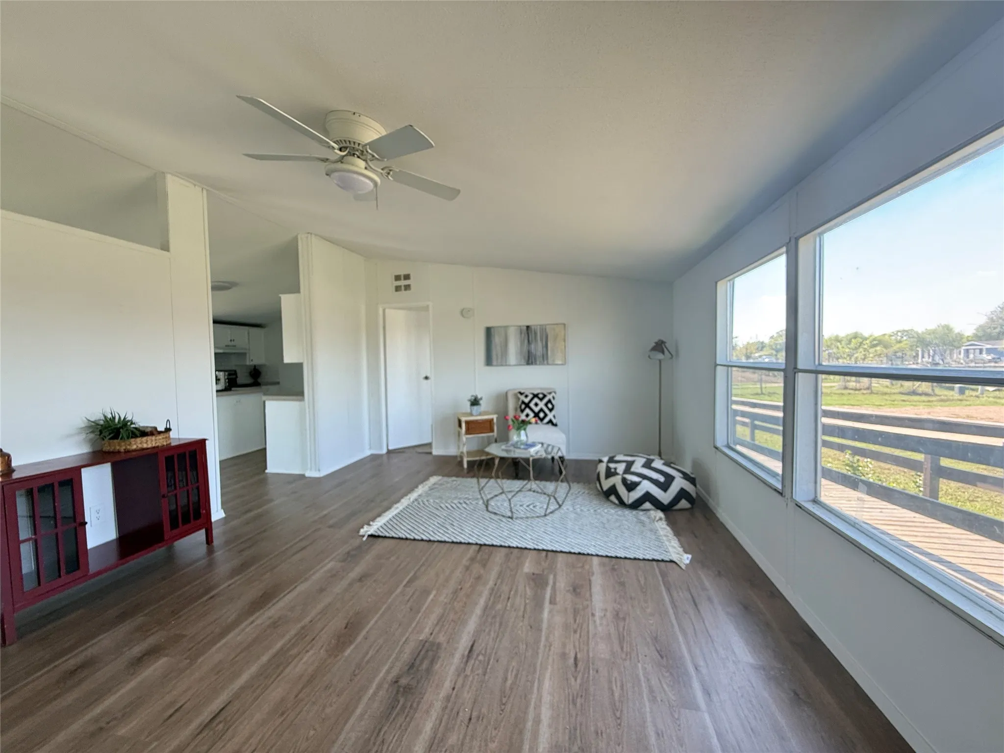 Manufactured Home For Sale in Kaufman County , 9066 Diamond Avenue, Kaufman, Texas 75142, 4 Bedroom, 2 Bathroom, Garage spaces, 2,016 Sqft, built in 2001, mls#21409853, Real Estate Agent in Kaufman, Homes For Sale in Kaufman county, Homes For Sale in Kaufman, Realtor in Kaufman Texas, Real Estate Brokerage Independent Realty Texas, Luminita Cordes Realtor