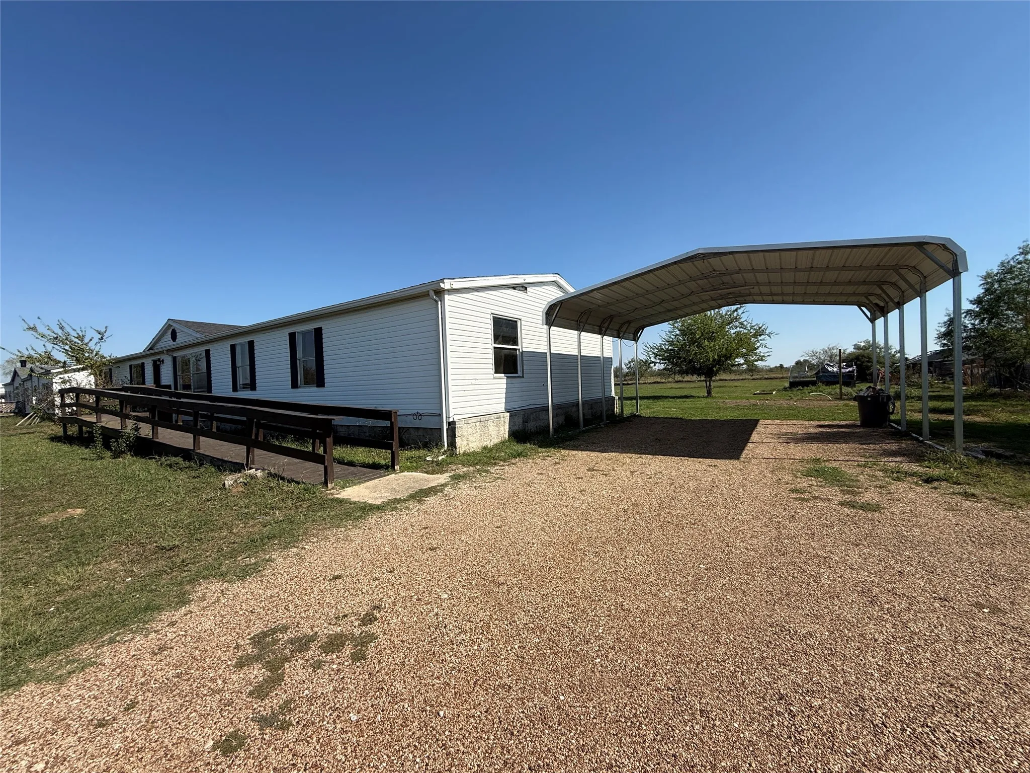 Manufactured Home For Sale in Kaufman County , 9066 Diamond Avenue, Kaufman, Texas 75142, 4 Bedroom, 2 Bathroom, Garage spaces, 2,016 Sqft, built in 2001, mls#21409853, Real Estate Agent in Kaufman, Homes For Sale in Kaufman county, Homes For Sale in Kaufman, Realtor in Kaufman Texas, Real Estate Brokerage Independent Realty Texas, Luminita Cordes Realtor