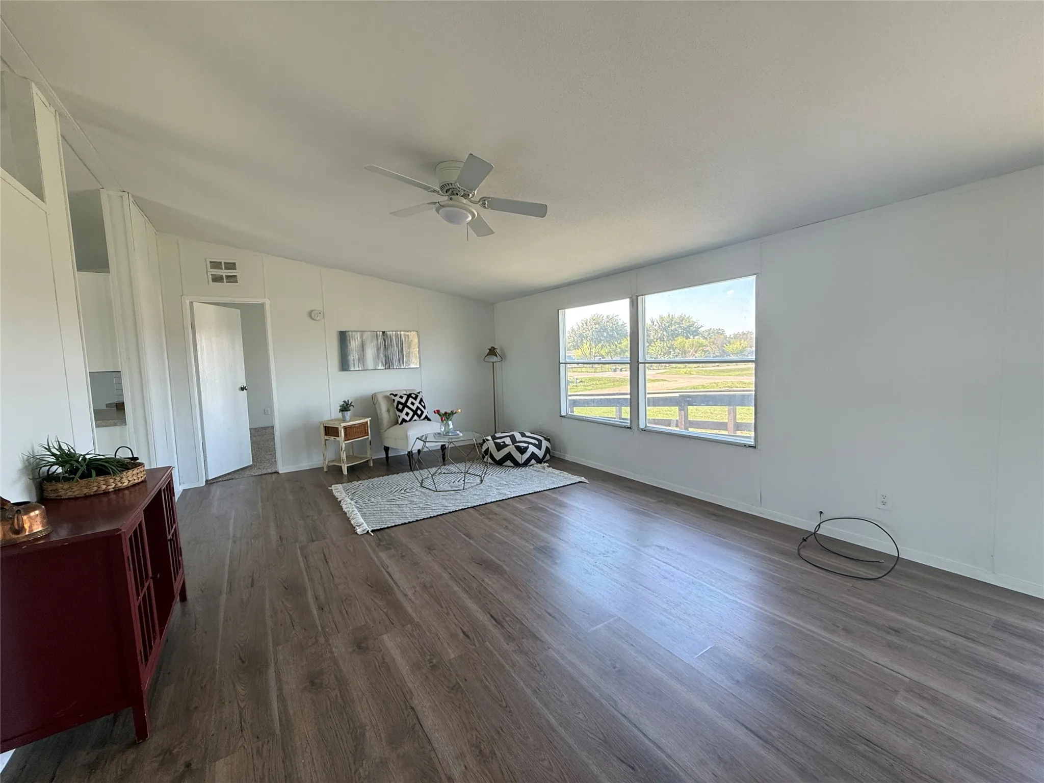 Manufactured Home For Sale in Kaufman County , 9066 Diamond Avenue, Kaufman, Texas 75142, 4 Bedroom, 2 Bathroom, Garage spaces, 2,016 Sqft, built in 2001, mls#21409853, Real Estate Agent in Kaufman, Homes For Sale in Kaufman county, Homes For Sale in Kaufman, Realtor in Kaufman Texas, Real Estate Brokerage Independent Realty Texas, Luminita Cordes Realtor