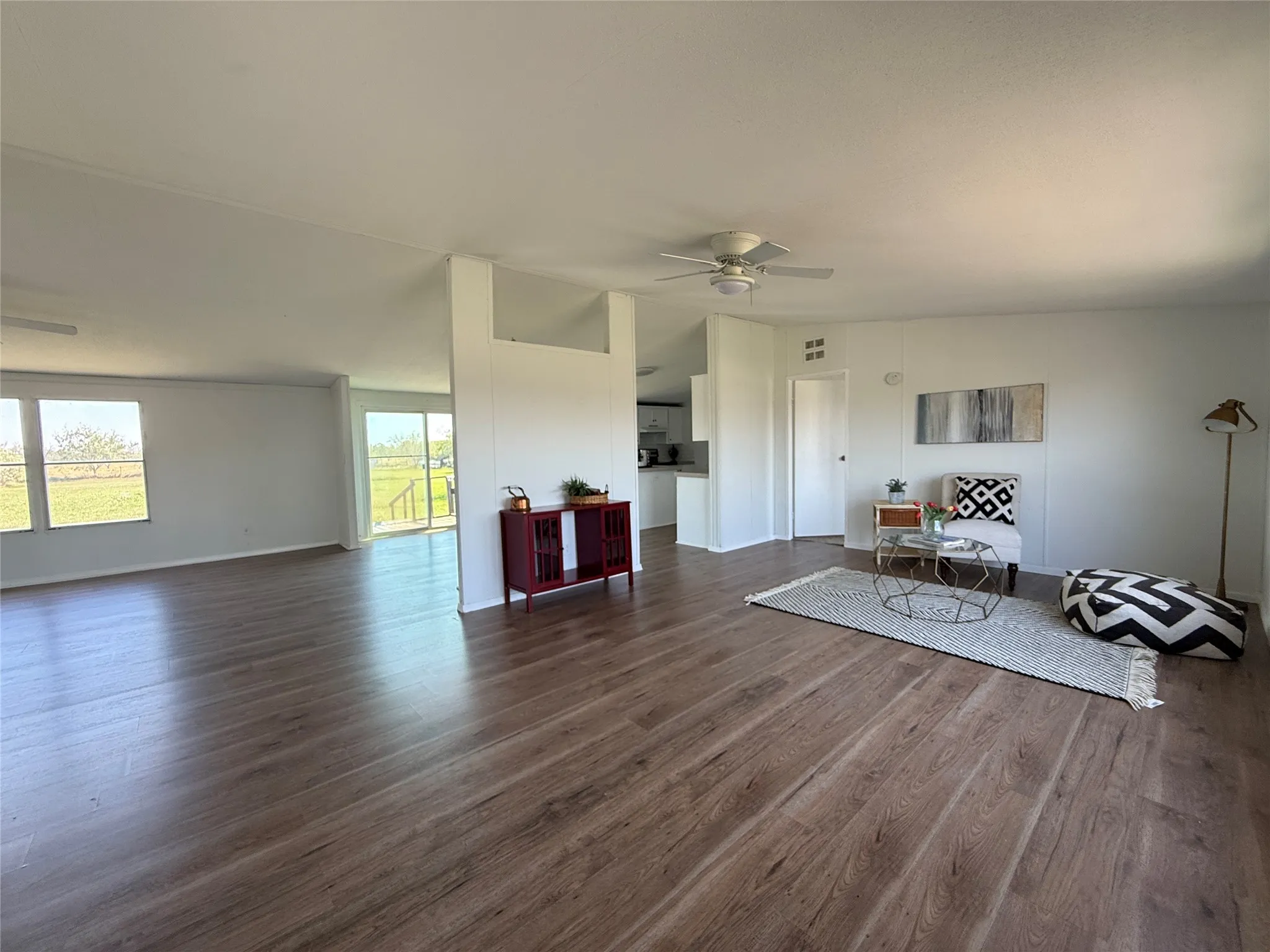 Manufactured Home For Sale in Kaufman County , 9066 Diamond Avenue, Kaufman, Texas 75142, 4 Bedroom, 2 Bathroom, Garage spaces, 2,016 Sqft, built in 2001, mls#21409853, Real Estate Agent in Kaufman, Homes For Sale in Kaufman county, Homes For Sale in Kaufman, Realtor in Kaufman Texas, Real Estate Brokerage Independent Realty Texas, Luminita Cordes Realtor