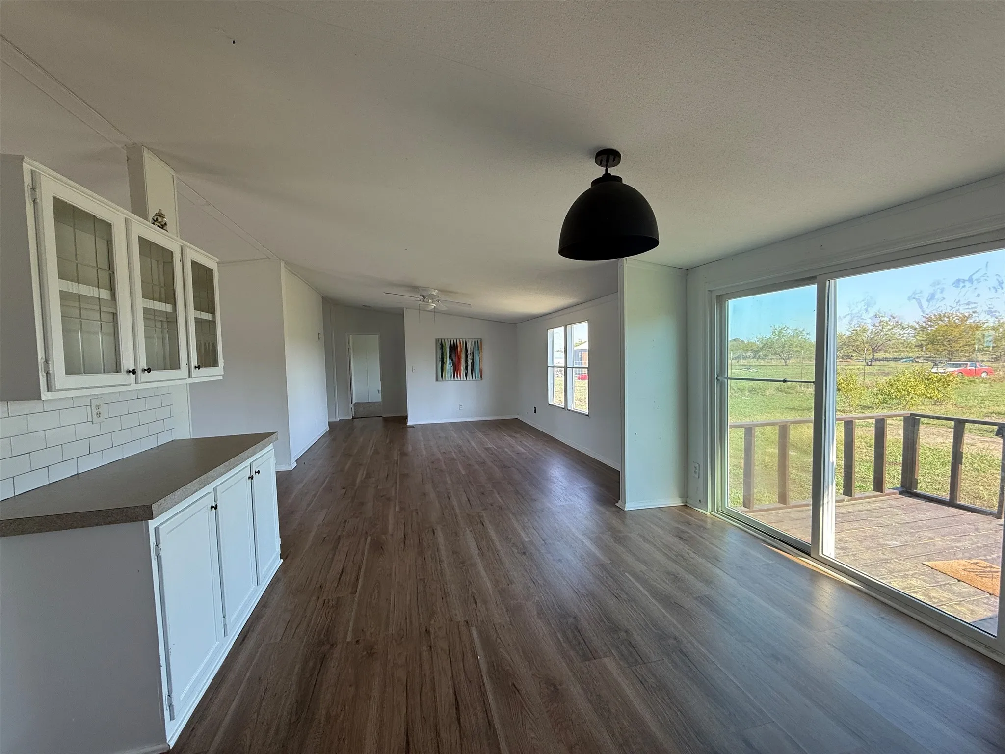 Manufactured Home For Sale in Kaufman County , 9066 Diamond Avenue, Kaufman, Texas 75142, 4 Bedroom, 2 Bathroom, Garage spaces, 2,016 Sqft, built in 2001, mls#21409853, Real Estate Agent in Kaufman, Homes For Sale in Kaufman county, Homes For Sale in Kaufman, Realtor in Kaufman Texas, Real Estate Brokerage Independent Realty Texas, Luminita Cordes Realtor