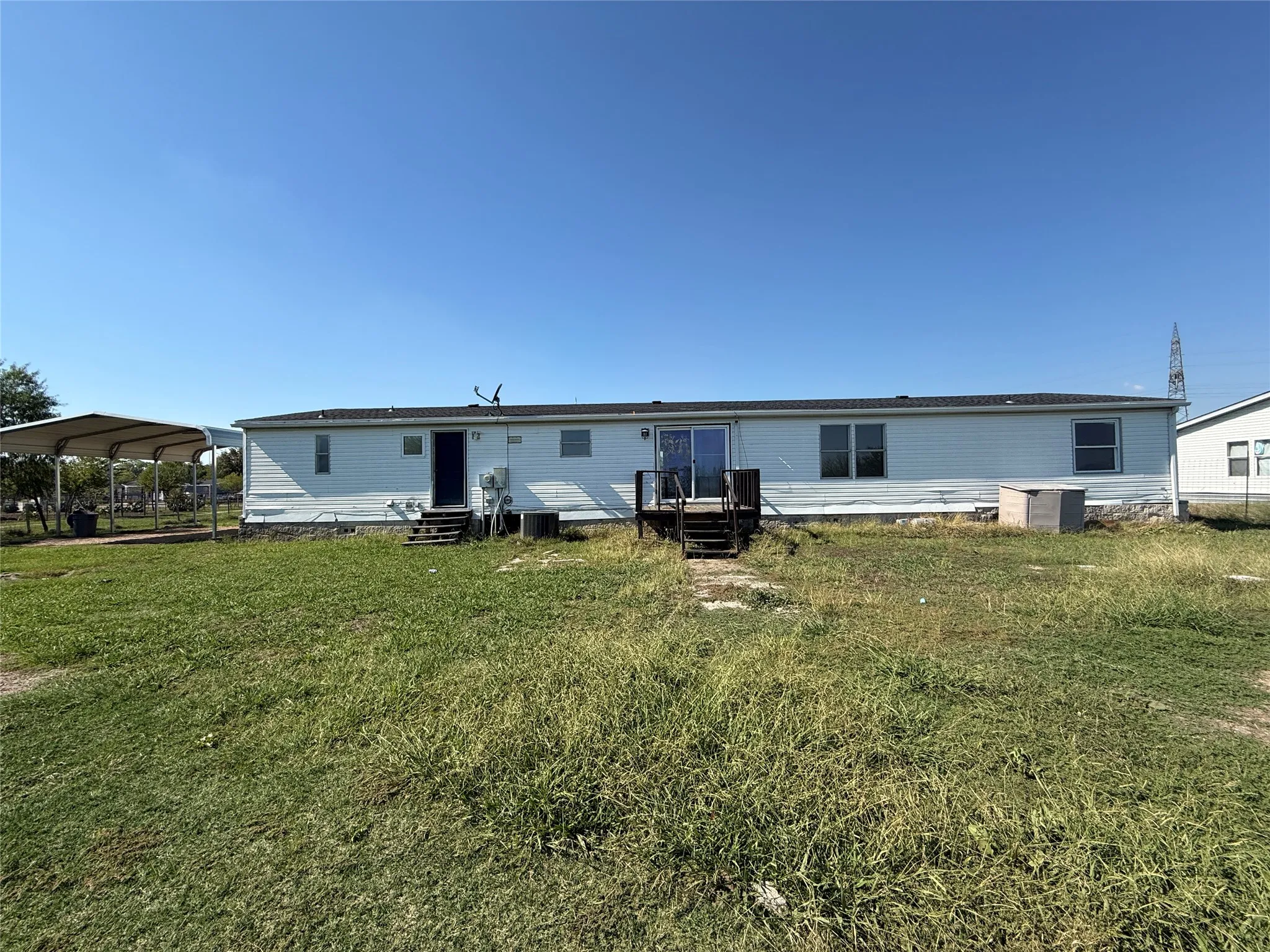 Manufactured Home For Sale in Kaufman County , 9066 Diamond Avenue, Kaufman, Texas 75142, 4 Bedroom, 2 Bathroom, Garage spaces, 2,016 Sqft, built in 2001, mls#21409853, Real Estate Agent in Kaufman, Homes For Sale in Kaufman county, Homes For Sale in Kaufman, Realtor in Kaufman Texas, Real Estate Brokerage Independent Realty Texas, Luminita Cordes Realtor