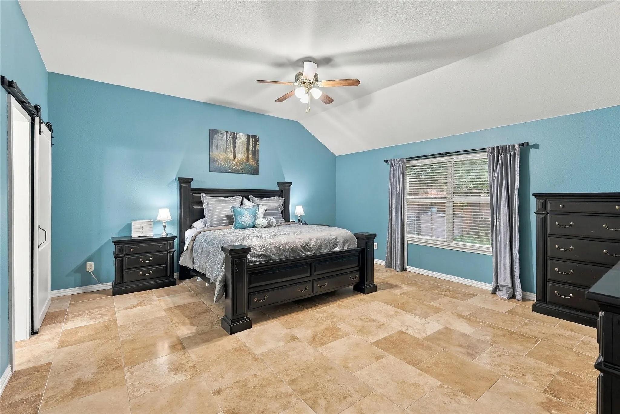 Single Family Residence For Sale in Denton County , 200 Ellicott Drive, Roanoke, Texas 76262, 4 Bedroom, 3 Bathroom, 2 Garage spaces, 2,482 Sqft, built in 2001, mls#21403584, Real Estate Agent in Roanoke, Homes For Sale in Denton county, Homes For Sale in Roanoke, Realtor in Roanoke Texas, Real Estate Brokerage Independent Realty Texas, Luminita Cordes Realtor