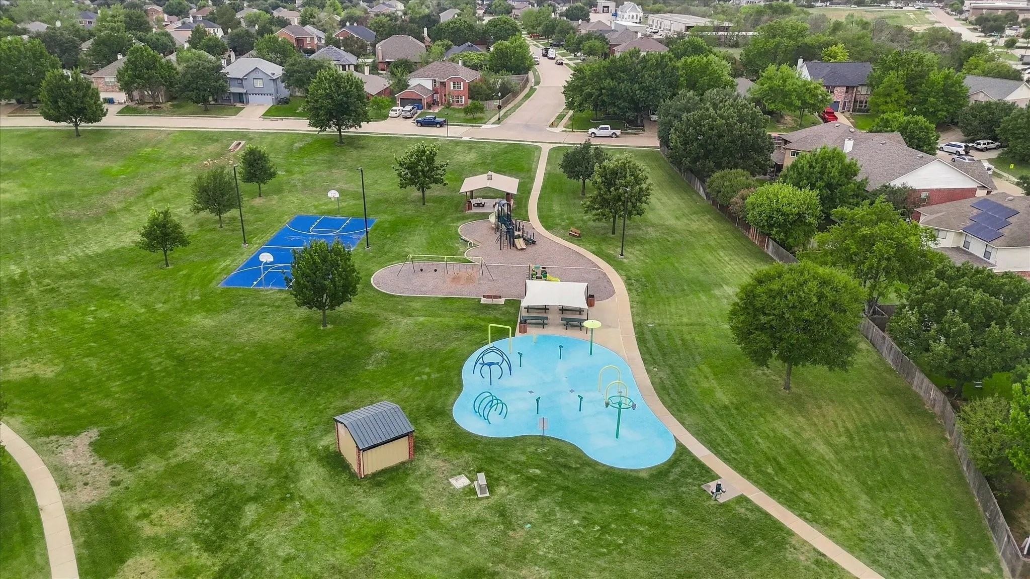 Single Family Residence For Sale in Denton County , 200 Ellicott Drive, Roanoke, Texas 76262, 4 Bedroom, 3 Bathroom, 2 Garage spaces, 2,482 Sqft, built in 2001, mls#21403584, Real Estate Agent in Roanoke, Homes For Sale in Denton county, Homes For Sale in Roanoke, Realtor in Roanoke Texas, Real Estate Brokerage Independent Realty Texas, Luminita Cordes Realtor