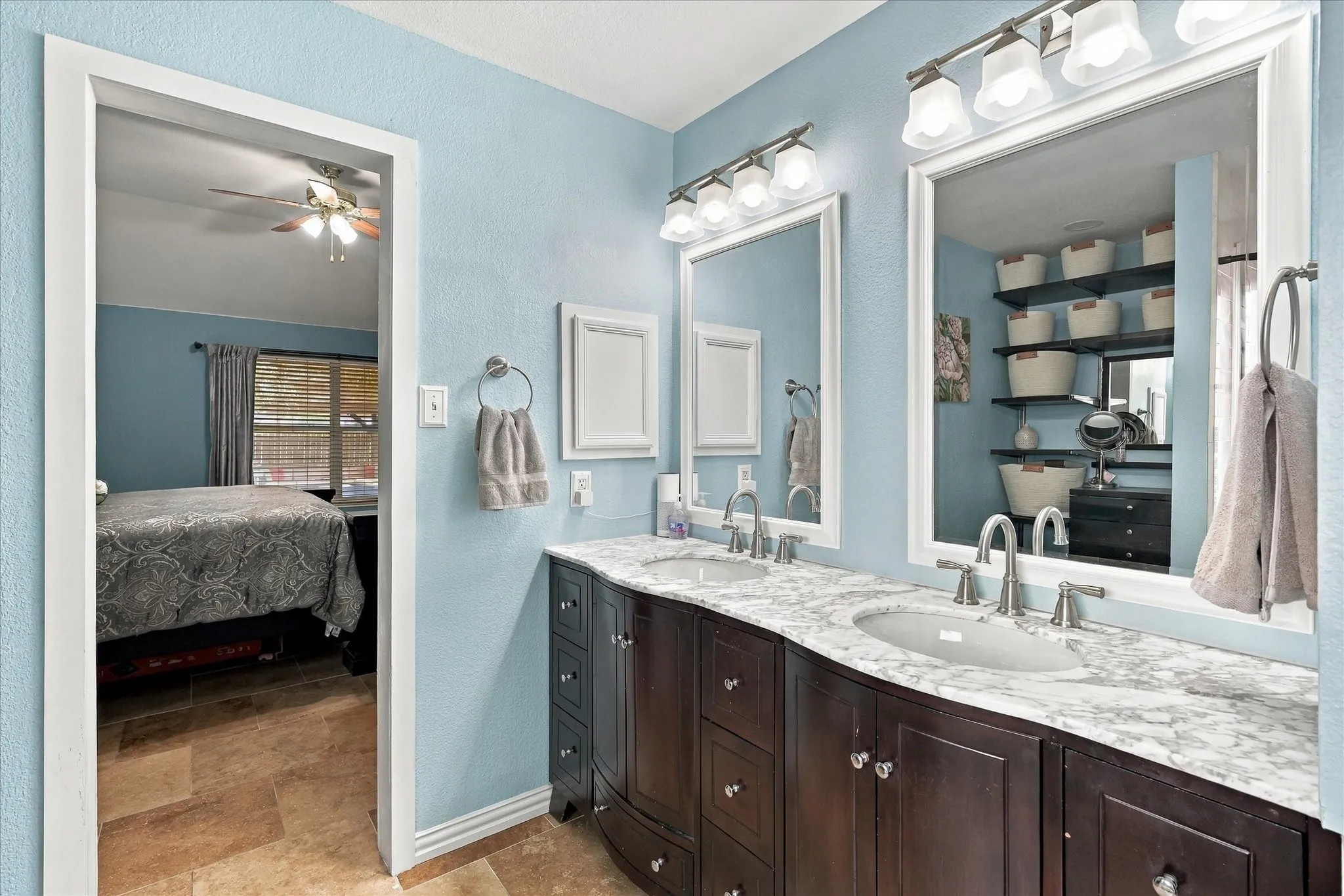 Single Family Residence For Sale in Denton County , 200 Ellicott Drive, Roanoke, Texas 76262, 4 Bedroom, 3 Bathroom, 2 Garage spaces, 2,482 Sqft, built in 2001, mls#21403584, Real Estate Agent in Roanoke, Homes For Sale in Denton county, Homes For Sale in Roanoke, Realtor in Roanoke Texas, Real Estate Brokerage Independent Realty Texas, Luminita Cordes Realtor