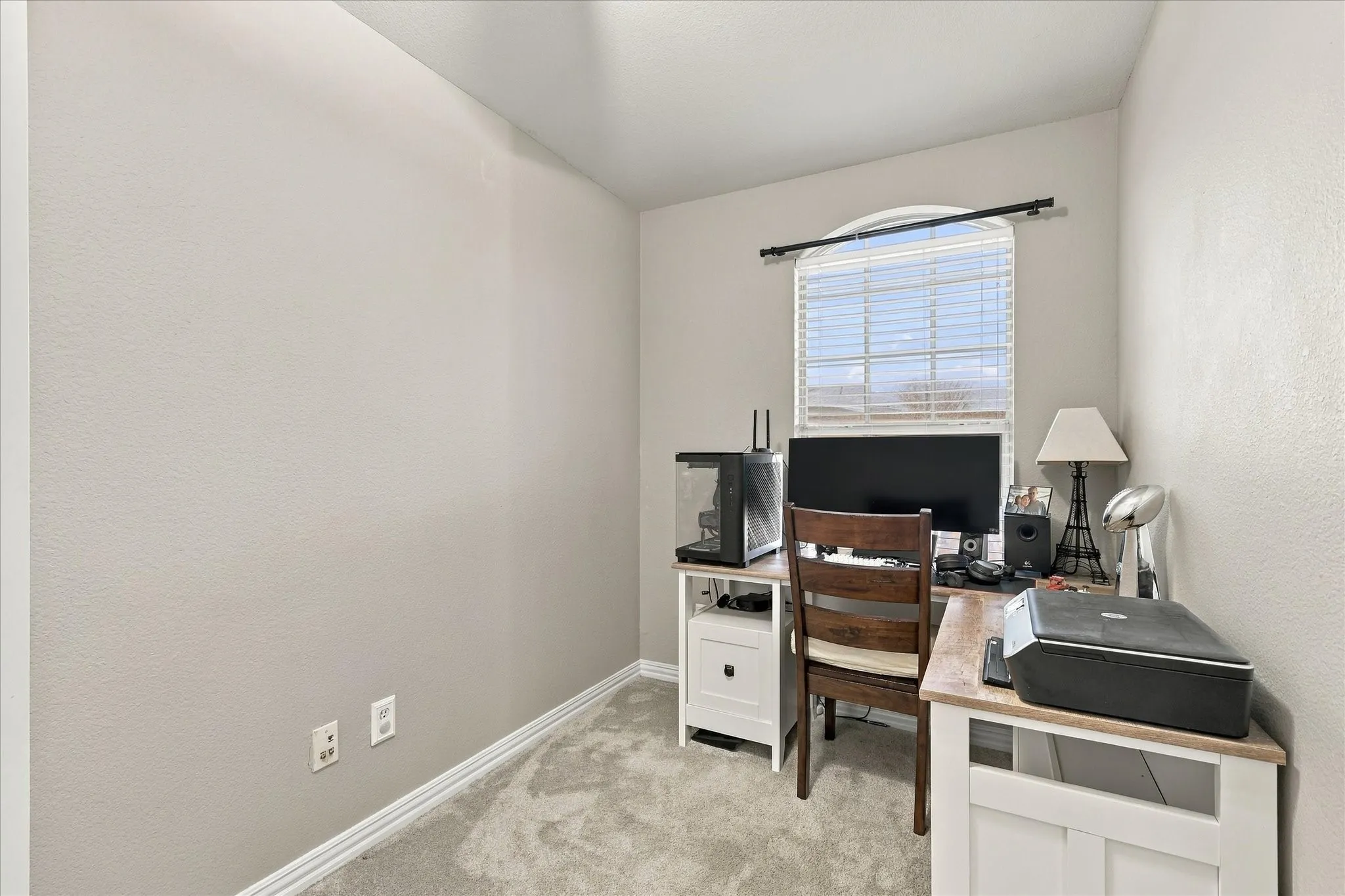 Single Family Residence For Sale in Denton County , 200 Ellicott Drive, Roanoke, Texas 76262, 4 Bedroom, 3 Bathroom, 2 Garage spaces, 2,482 Sqft, built in 2001, mls#21403584, Real Estate Agent in Roanoke, Homes For Sale in Denton county, Homes For Sale in Roanoke, Realtor in Roanoke Texas, Real Estate Brokerage Independent Realty Texas, Luminita Cordes Realtor