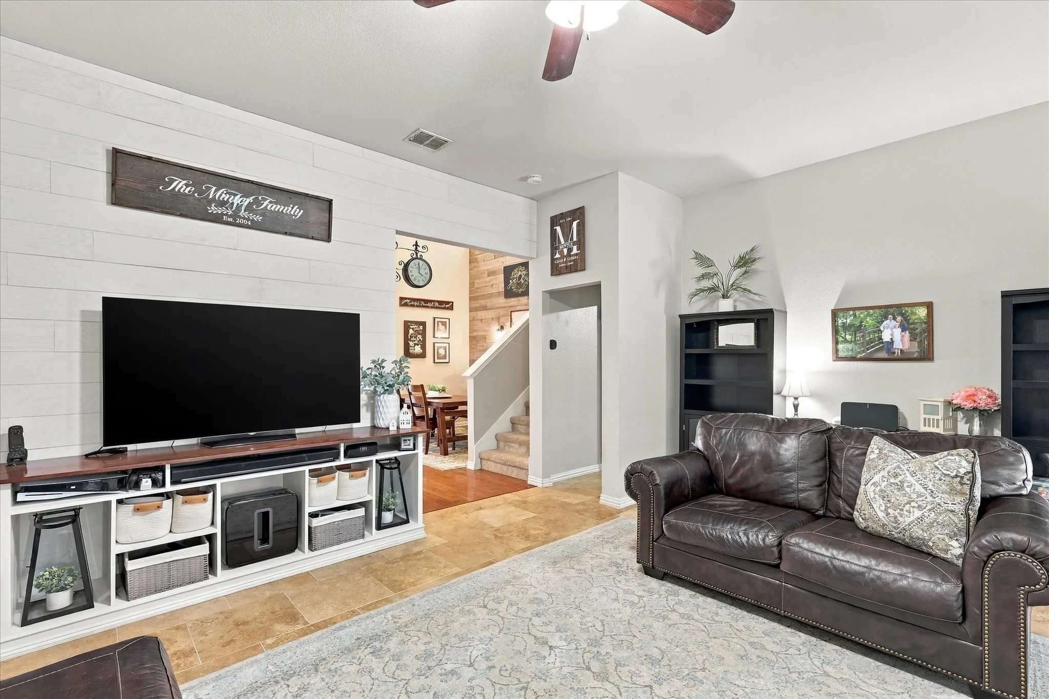 Single Family Residence For Sale in Denton County , 200 Ellicott Drive, Roanoke, Texas 76262, 4 Bedroom, 3 Bathroom, 2 Garage spaces, 2,482 Sqft, built in 2001, mls#21403584, Real Estate Agent in Roanoke, Homes For Sale in Denton county, Homes For Sale in Roanoke, Realtor in Roanoke Texas, Real Estate Brokerage Independent Realty Texas, Luminita Cordes Realtor