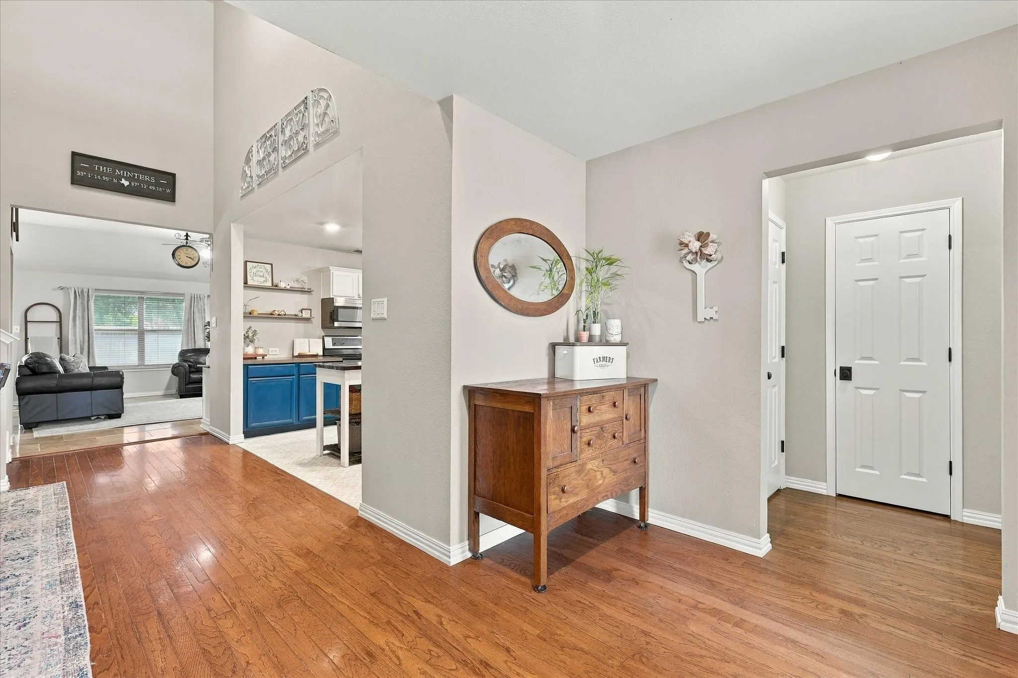 Single Family Residence For Sale in Denton County , 200 Ellicott Drive, Roanoke, Texas 76262, 4 Bedroom, 3 Bathroom, 2 Garage spaces, 2,482 Sqft, built in 2001, mls#21403584, Real Estate Agent in Roanoke, Homes For Sale in Denton county, Homes For Sale in Roanoke, Realtor in Roanoke Texas, Real Estate Brokerage Independent Realty Texas, Luminita Cordes Realtor