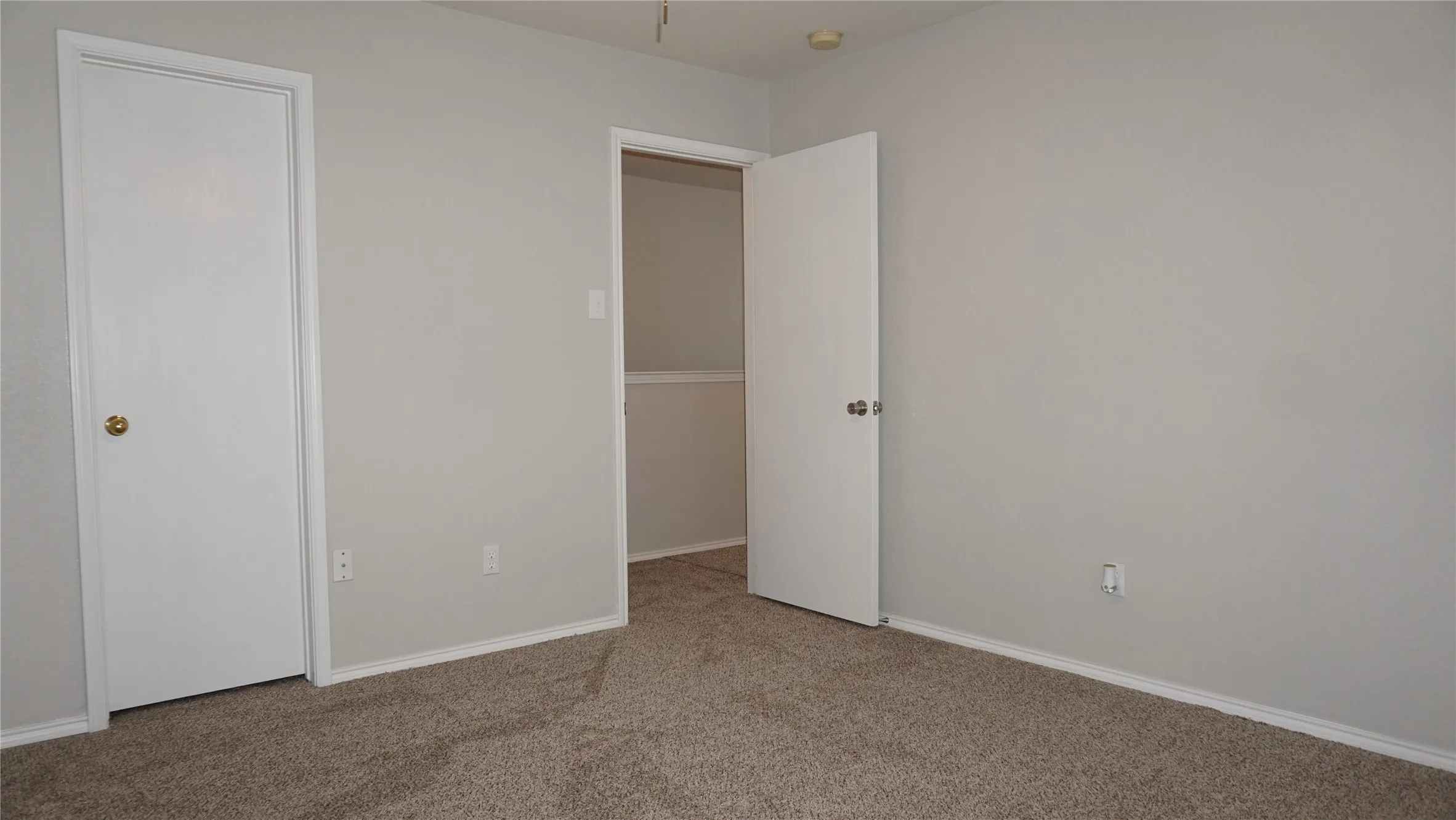 Single Family Residence For Rent in Tarrant County , 2908 Nara Vista Trail, Fort Worth, Texas 76119, 3 Bedroom, 2 Bathroom, 2 Garage spaces, 1,867 Sqft, built in 2007, mls#21406418, Real Estate Agent in Fort Worth, Homes For Rent in Tarrant county, Homes For Rent in Fort Worth, Realtor in Fort Worth Texas, Real Estate Brokerage Independent Realty Texas, Luminita Cordes Realtor