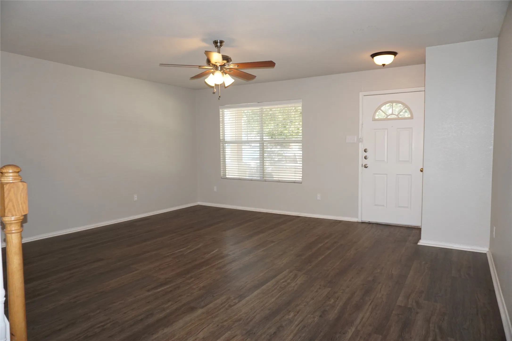 Single Family Residence For Rent in Tarrant County , 2908 Nara Vista Trail, Fort Worth, Texas 76119, 3 Bedroom, 2 Bathroom, 2 Garage spaces, 1,867 Sqft, built in 2007, mls#21406418, Real Estate Agent in Fort Worth, Homes For Rent in Tarrant county, Homes For Rent in Fort Worth, Realtor in Fort Worth Texas, Real Estate Brokerage Independent Realty Texas, Luminita Cordes Realtor