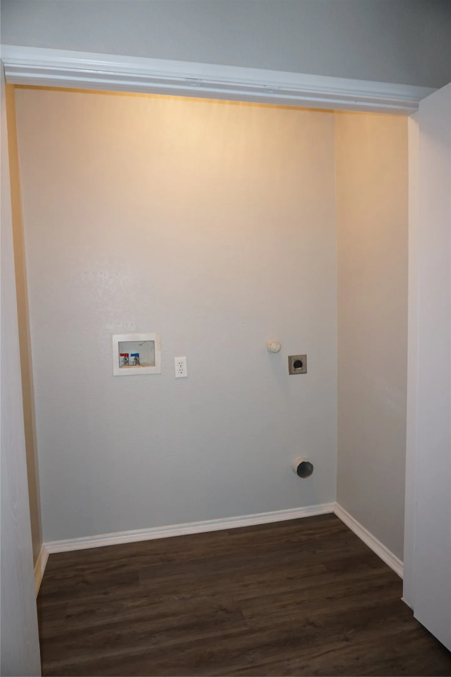 Single Family Residence For Rent in Tarrant County , 2908 Nara Vista Trail, Fort Worth, Texas 76119, 3 Bedroom, 2 Bathroom, 2 Garage spaces, 1,867 Sqft, built in 2007, mls#21406418, Real Estate Agent in Fort Worth, Homes For Rent in Tarrant county, Homes For Rent in Fort Worth, Realtor in Fort Worth Texas, Real Estate Brokerage Independent Realty Texas, Luminita Cordes Realtor