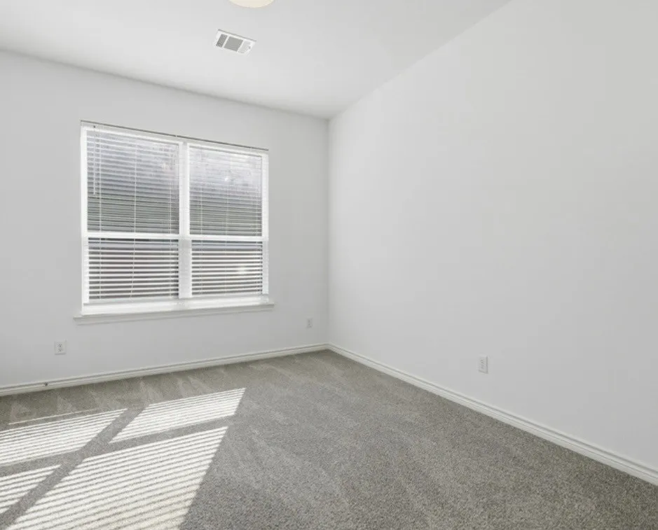 Townhouse For Rent in Tarrant County , 2825 Stanley Avenue, Fort Worth, Texas 76110, 3 Bedroom, 3 Bathroom, 2 Garage spaces, 2,662 Sqft, built in 2019, mls#21410112, Real Estate Agent in Fort Worth, Homes For Rent in Tarrant county, Homes For Rent in Fort Worth, Realtor in Fort Worth Texas, Real Estate Brokerage Independent Realty Texas, Luminita Cordes Realtor