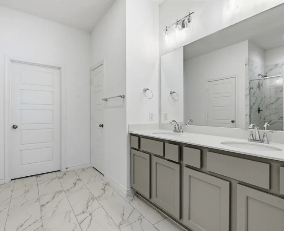 Townhouse For Rent in Tarrant County , 2825 Stanley Avenue, Fort Worth, Texas 76110, 3 Bedroom, 3 Bathroom, 2 Garage spaces, 2,662 Sqft, built in 2019, mls#21410112, Real Estate Agent in Fort Worth, Homes For Rent in Tarrant county, Homes For Rent in Fort Worth, Realtor in Fort Worth Texas, Real Estate Brokerage Independent Realty Texas, Luminita Cordes Realtor