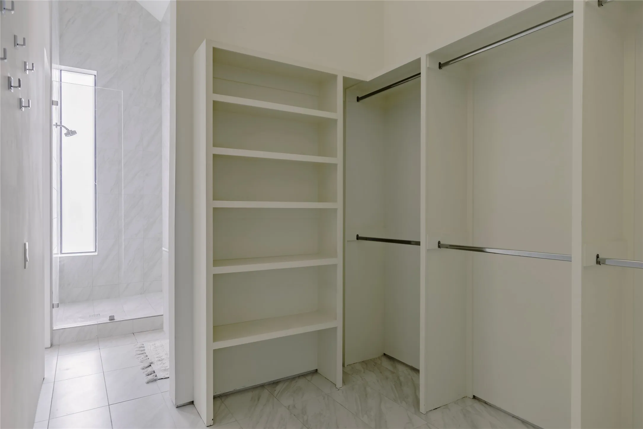 Condominium For Rent in Dallas County , 1504 Burlew Street 101, Dallas, Texas 75204, 2 Bedroom, 3 Bathroom, 2 Garage spaces, 1,505 Sqft, built in 2017, mls#21408581, Real Estate Agent in Dallas, Homes For Rent in Dallas county, Homes For Rent in Dallas, Realtor in Dallas Texas, Real Estate Brokerage Independent Realty Texas, Luminita Cordes Realtor
