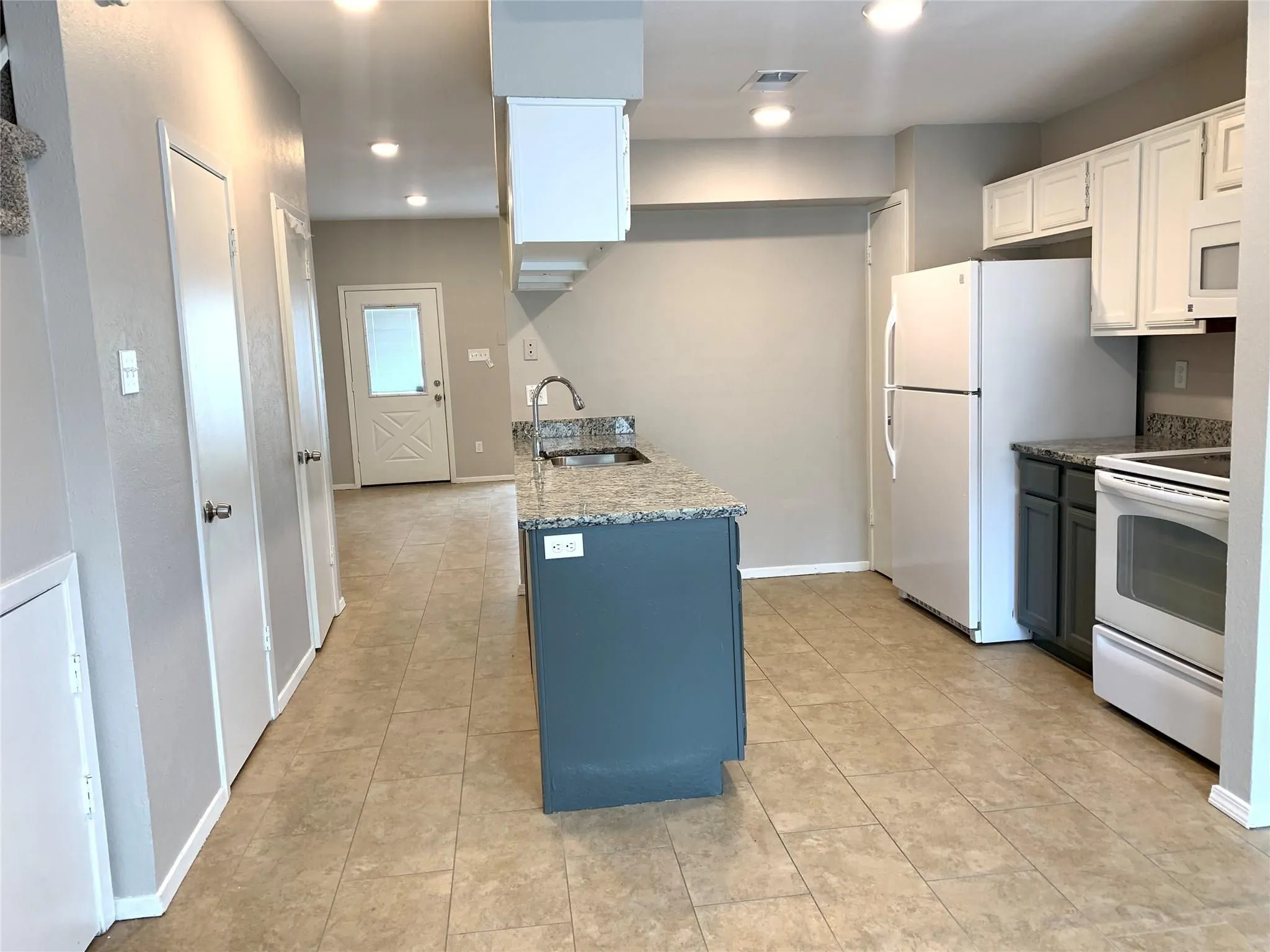 Condominium For Rent in Dallas County , 214 Samuel Boulevard 5, Coppell, Texas 75019, 2 Bedroom, 3 Bathroom, Garage spaces, 1,260 Sqft, built in 1984, mls#21410121, Real Estate Agent in Coppell, Homes For Rent in Dallas county, Homes For Rent in Coppell, Realtor in Coppell Texas, Real Estate Brokerage Independent Realty Texas, Luminita Cordes Realtor