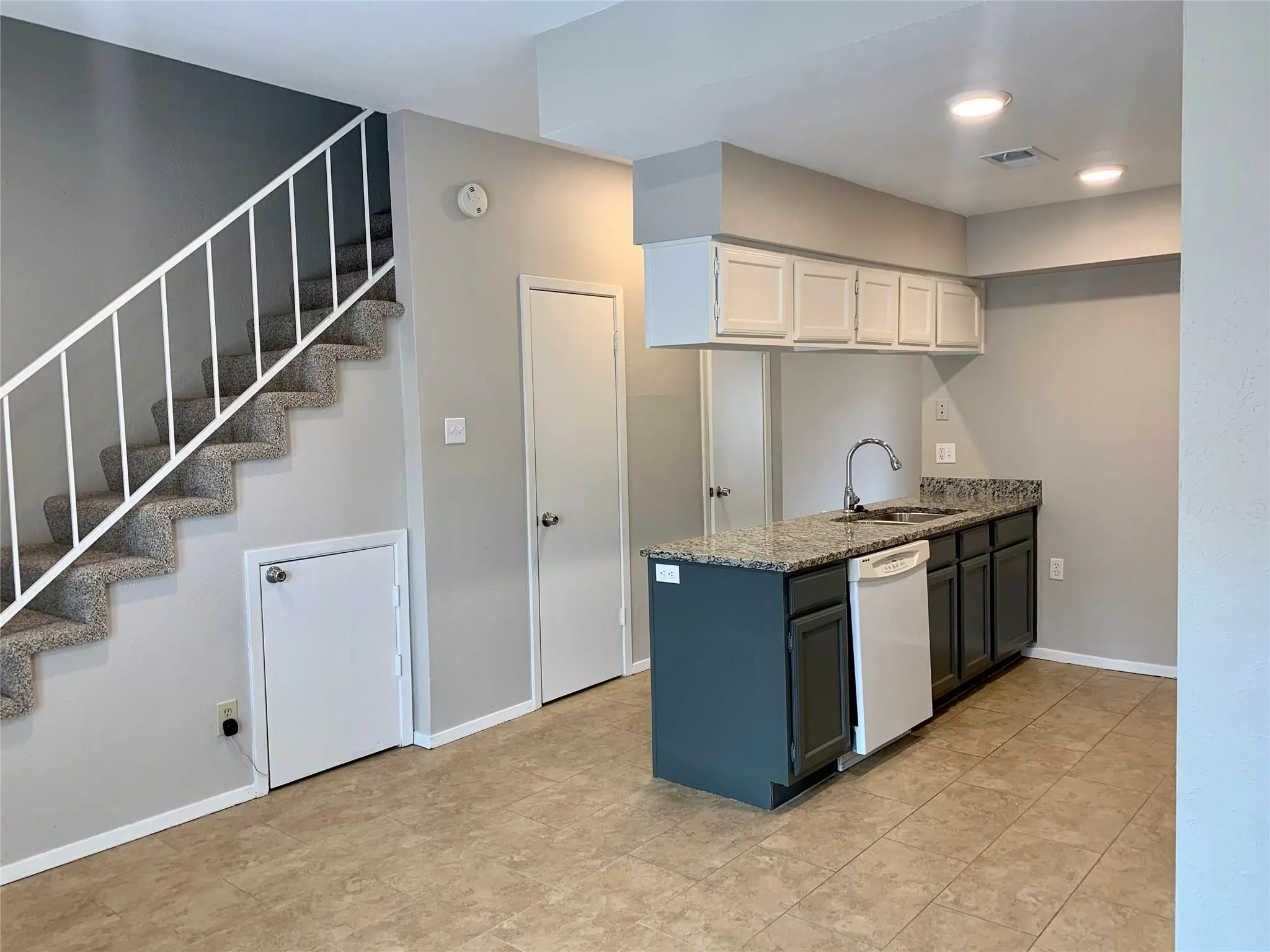 Condominium For Rent in Dallas County , 214 Samuel Boulevard 5, Coppell, Texas 75019, 2 Bedroom, 3 Bathroom, Garage spaces, 1,260 Sqft, built in 1984, mls#21410121, Real Estate Agent in Coppell, Homes For Rent in Dallas county, Homes For Rent in Coppell, Realtor in Coppell Texas, Real Estate Brokerage Independent Realty Texas, Luminita Cordes Realtor