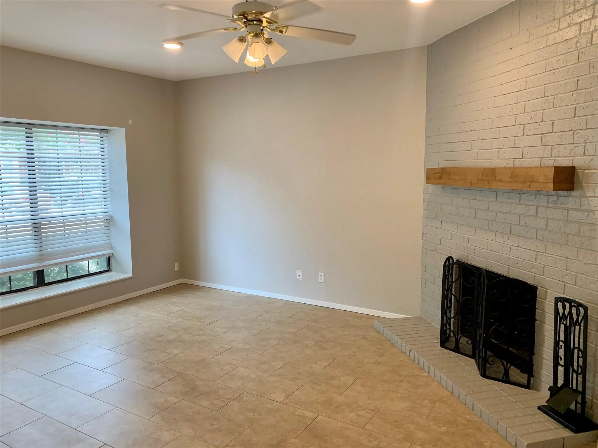 Condominium For Rent in Dallas County , 214 Samuel Boulevard 5, Coppell, Texas 75019, 2 Bedroom, 3 Bathroom, Garage spaces, 1,260 Sqft, built in 1984, mls#21410121, Real Estate Agent in Coppell, Homes For Rent in Dallas county, Homes For Rent in Coppell, Realtor in Coppell Texas, Real Estate Brokerage Independent Realty Texas, Luminita Cordes Realtor