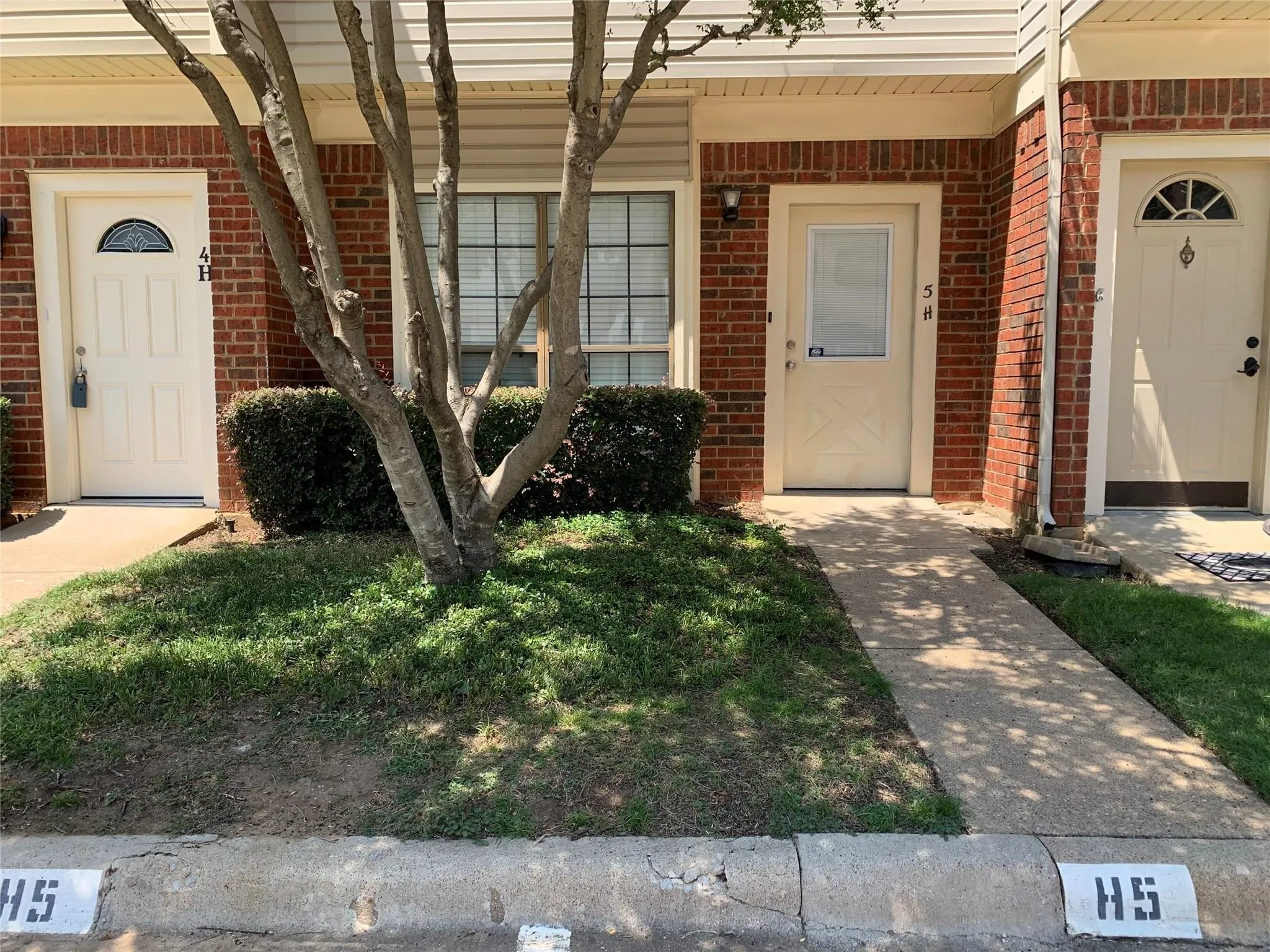 Condominium For Rent in Dallas County , 214 Samuel Boulevard 5, Coppell, Texas 75019, 2 Bedroom, 3 Bathroom, Garage spaces, 1,260 Sqft, built in 1984, mls#21410121, Real Estate Agent in Coppell, Homes For Rent in Dallas county, Homes For Rent in Coppell, Realtor in Coppell Texas, Real Estate Brokerage Independent Realty Texas, Luminita Cordes Realtor
