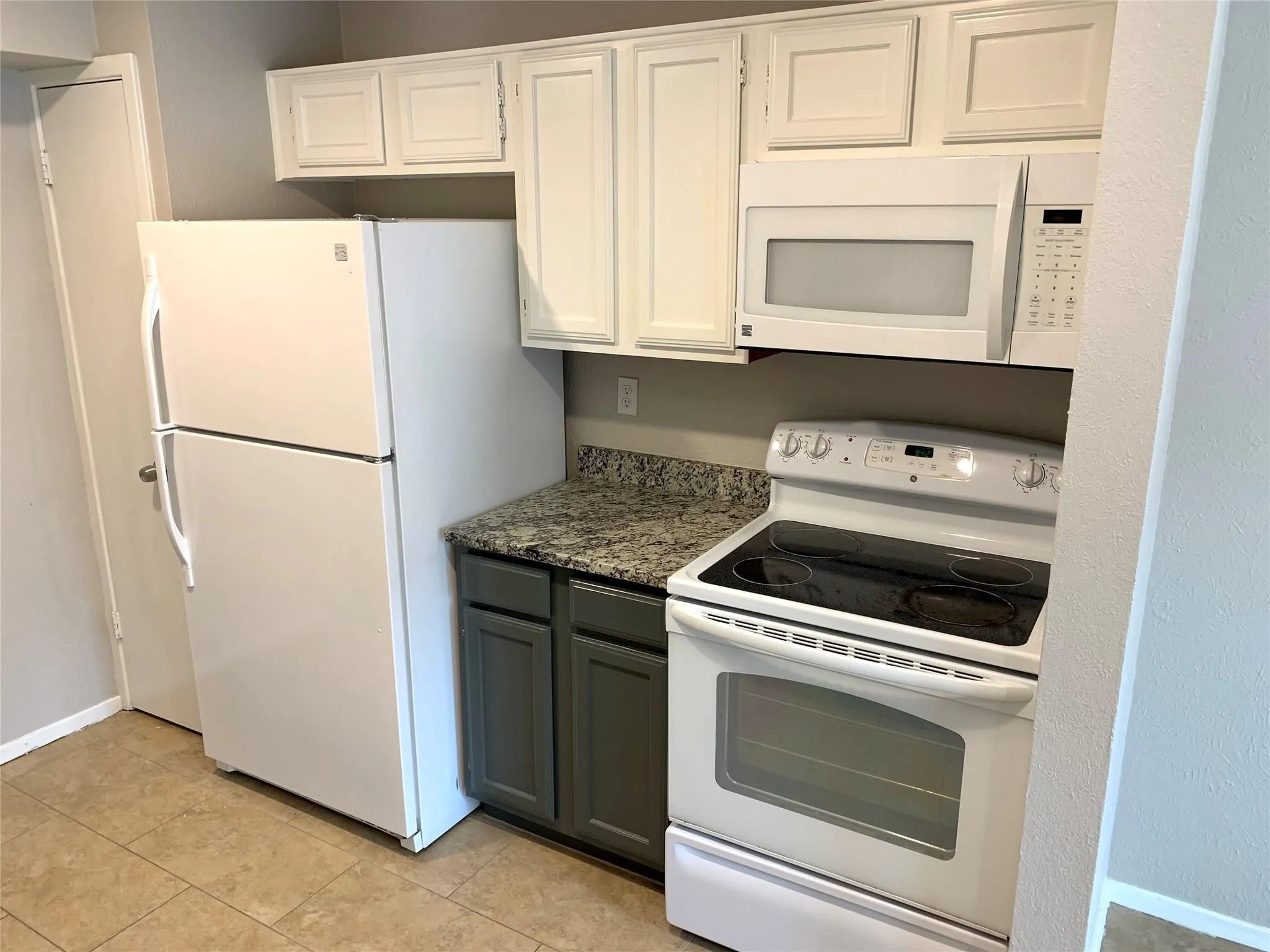 Condominium For Rent in Dallas County , 214 Samuel Boulevard 5, Coppell, Texas 75019, 2 Bedroom, 3 Bathroom, Garage spaces, 1,260 Sqft, built in 1984, mls#21410121, Real Estate Agent in Coppell, Homes For Rent in Dallas county, Homes For Rent in Coppell, Realtor in Coppell Texas, Real Estate Brokerage Independent Realty Texas, Luminita Cordes Realtor