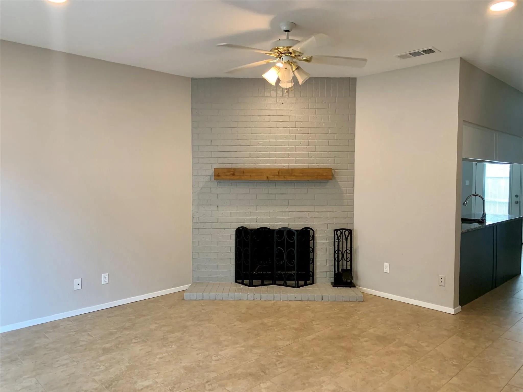 Condominium For Rent in Dallas County , 214 Samuel Boulevard 5, Coppell, Texas 75019, 2 Bedroom, 3 Bathroom, Garage spaces, 1,260 Sqft, built in 1984, mls#21410121, Real Estate Agent in Coppell, Homes For Rent in Dallas county, Homes For Rent in Coppell, Realtor in Coppell Texas, Real Estate Brokerage Independent Realty Texas, Luminita Cordes Realtor