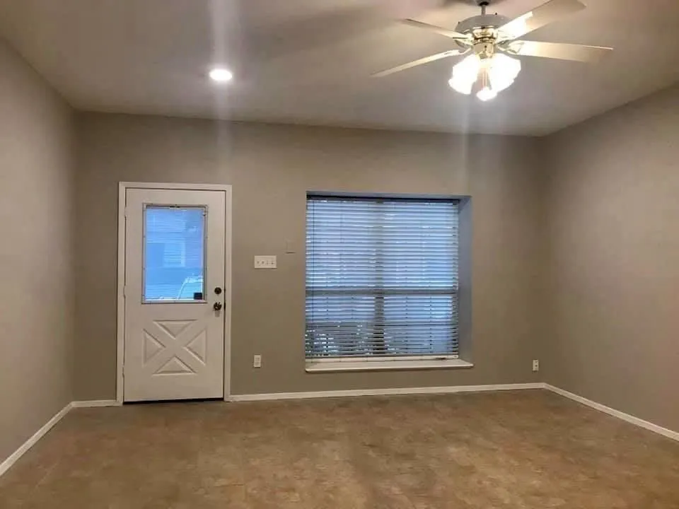 Condominium For Rent in Dallas County , 214 Samuel Boulevard 5, Coppell, Texas 75019, 2 Bedroom, 3 Bathroom, Garage spaces, 1,260 Sqft, built in 1984, mls#21410121, Real Estate Agent in Coppell, Homes For Rent in Dallas county, Homes For Rent in Coppell, Realtor in Coppell Texas, Real Estate Brokerage Independent Realty Texas, Luminita Cordes Realtor