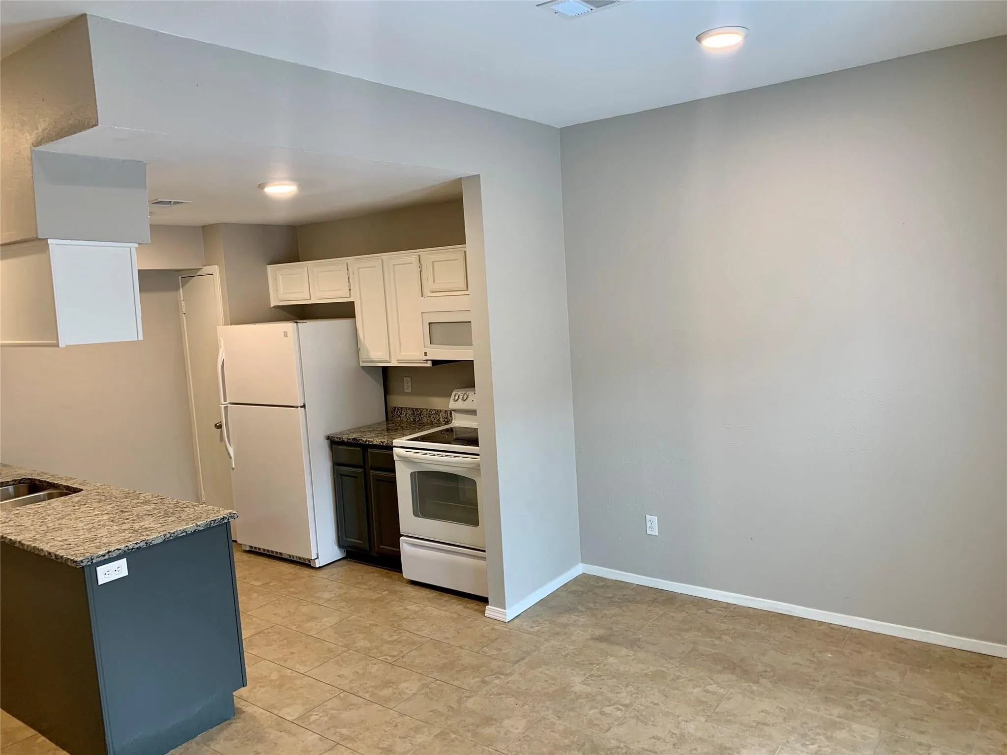 Condominium For Rent in Dallas County , 214 Samuel Boulevard 5, Coppell, Texas 75019, 2 Bedroom, 3 Bathroom, Garage spaces, 1,260 Sqft, built in 1984, mls#21410121, Real Estate Agent in Coppell, Homes For Rent in Dallas county, Homes For Rent in Coppell, Realtor in Coppell Texas, Real Estate Brokerage Independent Realty Texas, Luminita Cordes Realtor