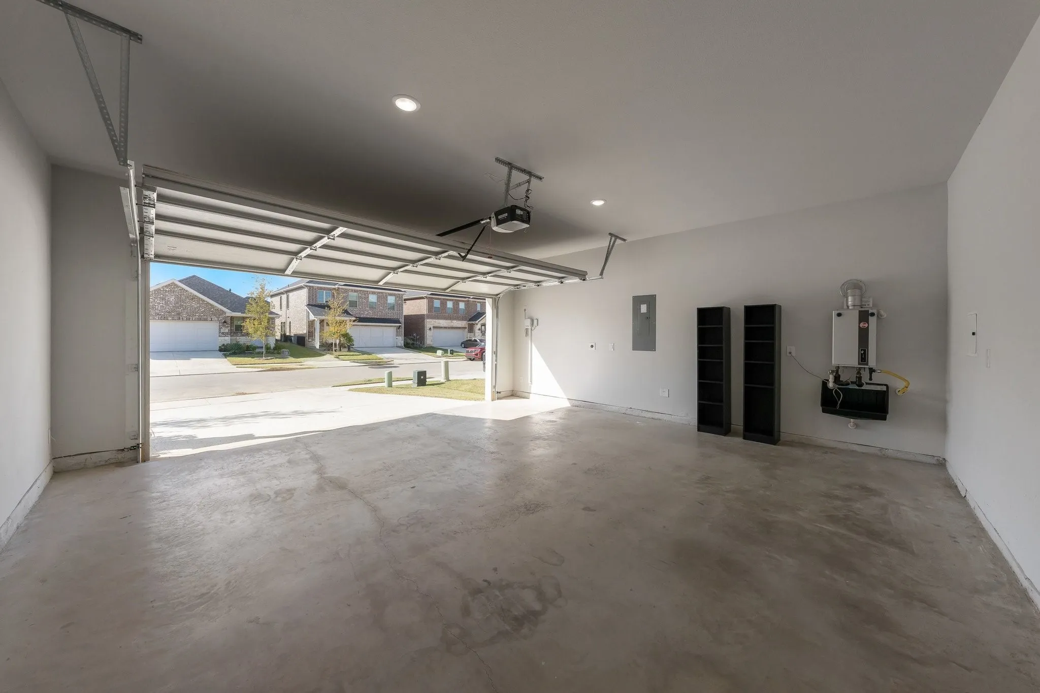 Single Family Residence For Sale in Denton County , 140 Ashbrook Street, Little Elm, Texas 75068, 4 Bedroom, 4 Bathroom, 2 Garage spaces, 2,677 Sqft, built in 2024, mls#21409896, Real Estate Agent in Little Elm, Homes For Sale in Denton county, Homes For Sale in Little Elm, Realtor in Little Elm Texas, Real Estate Brokerage Independent Realty Texas, Luminita Cordes Realtor