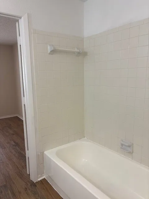 Duplex For Rent in Tarrant County , 715 Oakwood Lane A, Arlington, Texas 76012, 3 Bedroom, 2 Bathroom, Garage spaces, 1,292 Sqft, built in 1979, mls#21410130, Real Estate Agent in Arlington, Homes For Rent in Tarrant county, Homes For Rent in Arlington, Realtor in Arlington Texas, Real Estate Brokerage Independent Realty Texas, Luminita Cordes Realtor