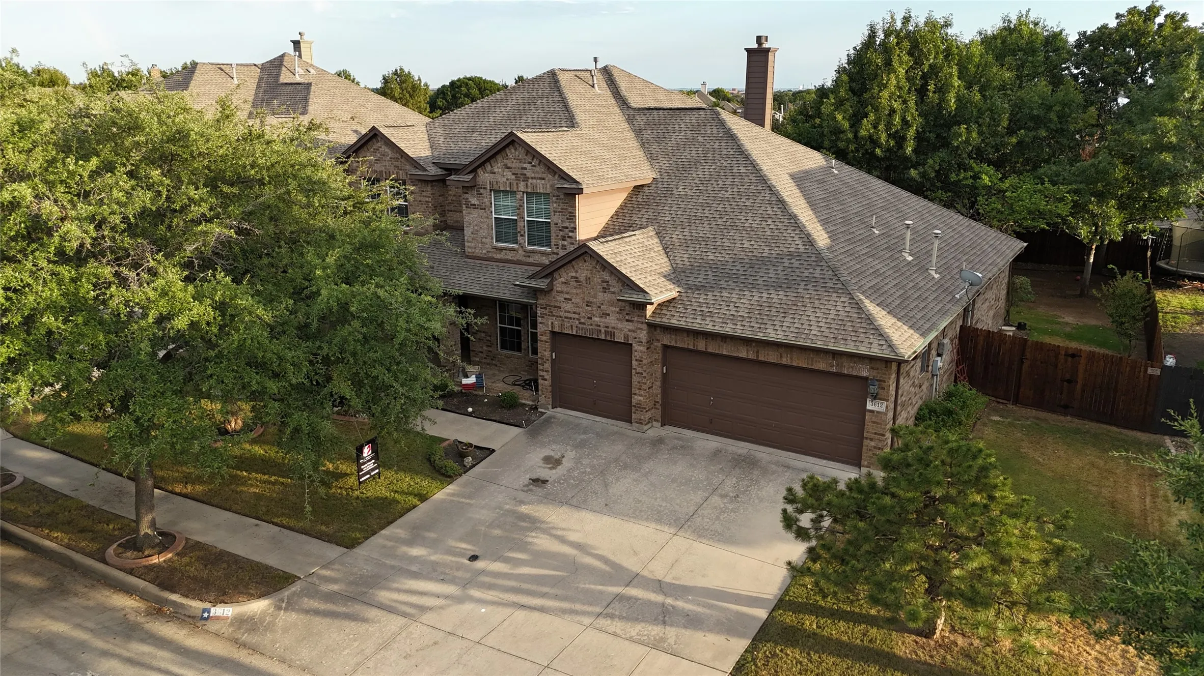 Single Family Residence For Sale in Tarrant County , 3612 Oliver Drive, Fort Worth, Texas 76244, 5 Bedroom, 3 Bathroom, 3 Garage spaces, 3,519 Sqft, built in 2003, mls#21398987, Real Estate Agent in Fort Worth, Homes For Sale in Tarrant county, Homes For Sale in Fort Worth, Realtor in Fort Worth Texas, Real Estate Brokerage Independent Realty Texas, Luminita Cordes Realtor