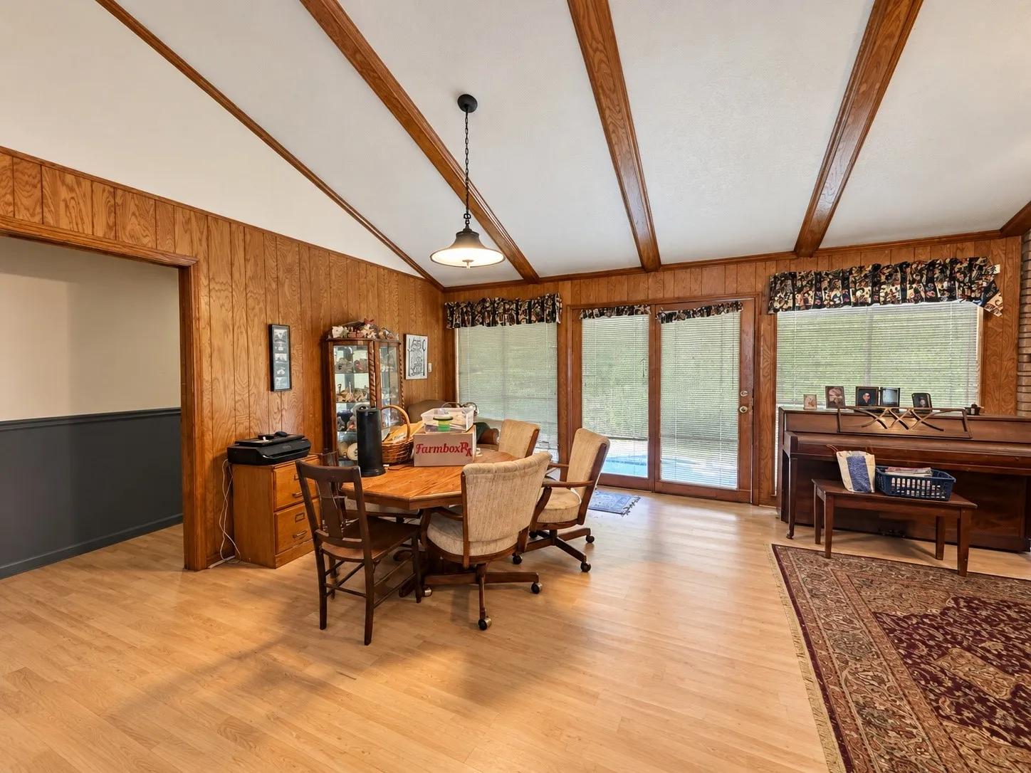 Single Family Residence For Sale in Denton County , 1105 Oak Drive, Flower Mound, Texas 75028, 2 Bedroom, 2 Bathroom, 2 Garage spaces, 1,796 Sqft, built in 1972, mls#21410106, Real Estate Agent in Flower Mound, Homes For Sale in Denton county, Homes For Sale in Flower Mound, Realtor in Flower Mound Texas, Real Estate Brokerage Independent Realty Texas, Luminita Cordes Realtor