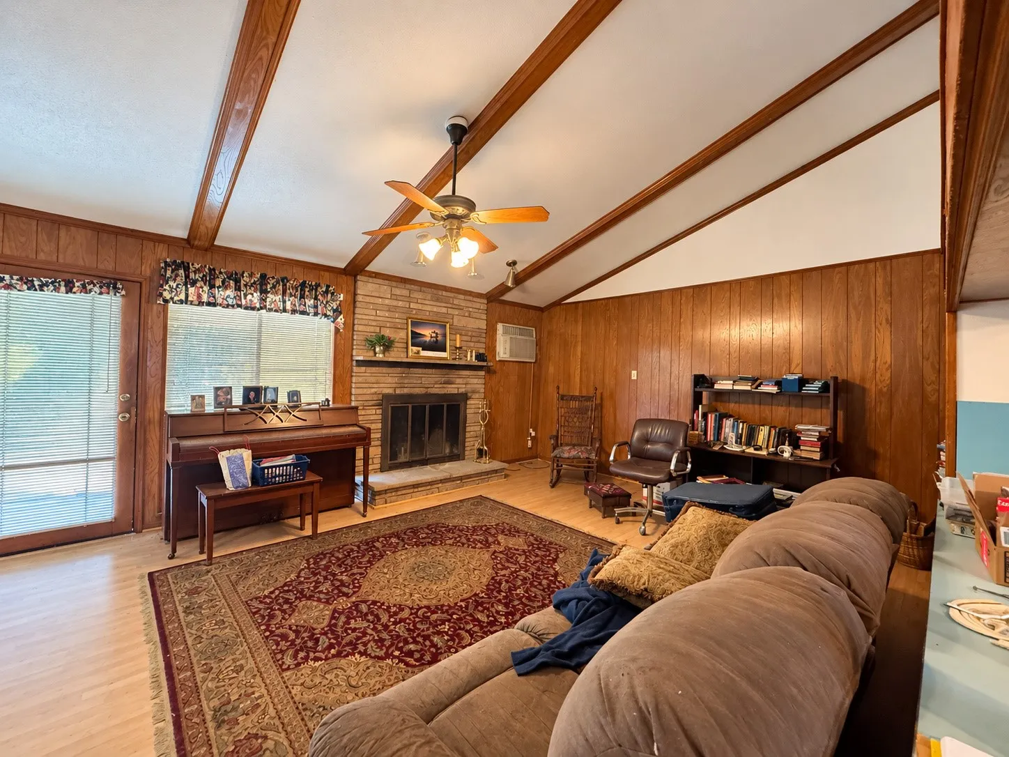 Single Family Residence For Sale in Denton County , 1105 Oak Drive, Flower Mound, Texas 75028, 2 Bedroom, 2 Bathroom, 2 Garage spaces, 1,796 Sqft, built in 1972, mls#21410106, Real Estate Agent in Flower Mound, Homes For Sale in Denton county, Homes For Sale in Flower Mound, Realtor in Flower Mound Texas, Real Estate Brokerage Independent Realty Texas, Luminita Cordes Realtor
