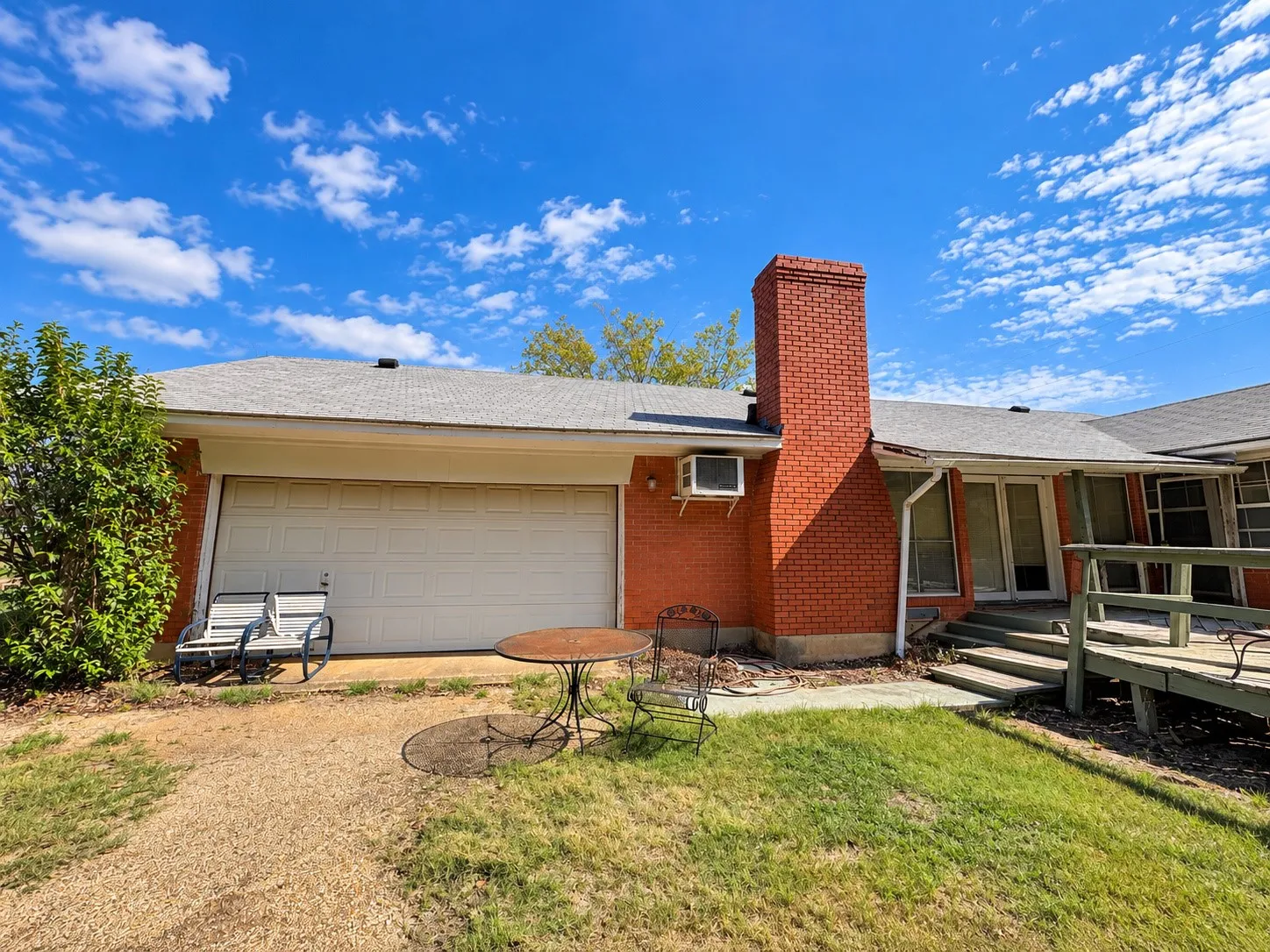 Single Family Residence For Sale in Denton County , 1105 Oak Drive, Flower Mound, Texas 75028, 2 Bedroom, 2 Bathroom, 2 Garage spaces, 1,796 Sqft, built in 1972, mls#21410106, Real Estate Agent in Flower Mound, Homes For Sale in Denton county, Homes For Sale in Flower Mound, Realtor in Flower Mound Texas, Real Estate Brokerage Independent Realty Texas, Luminita Cordes Realtor