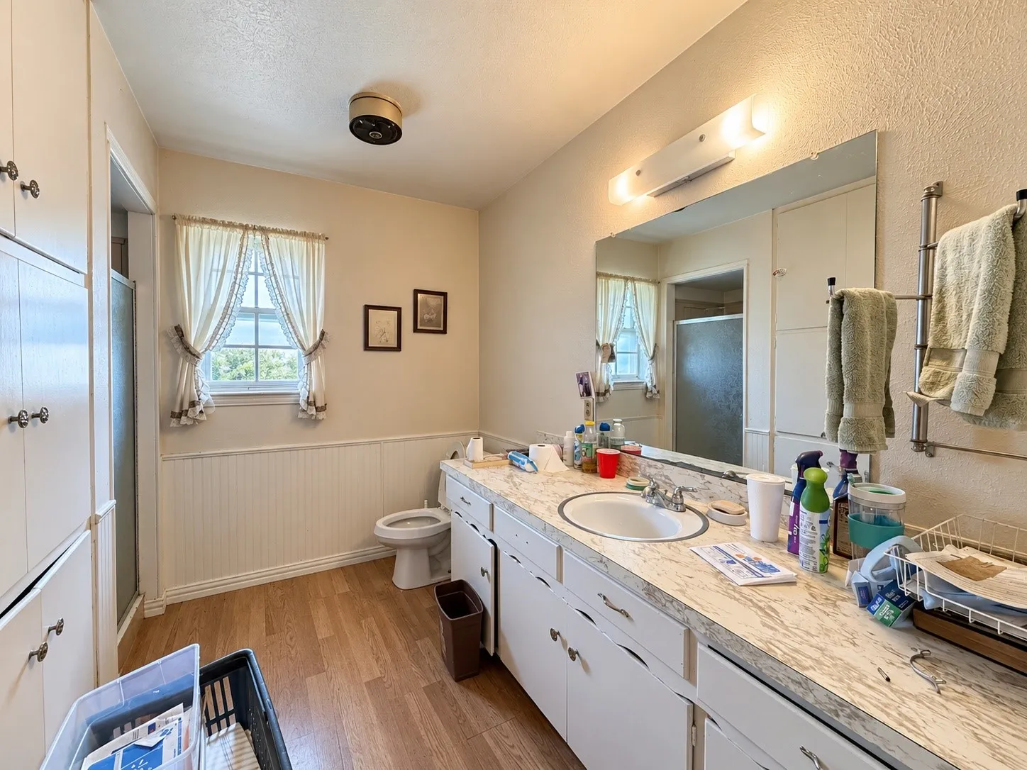 Single Family Residence For Sale in Denton County , 1105 Oak Drive, Flower Mound, Texas 75028, 2 Bedroom, 2 Bathroom, 2 Garage spaces, 1,796 Sqft, built in 1972, mls#21410106, Real Estate Agent in Flower Mound, Homes For Sale in Denton county, Homes For Sale in Flower Mound, Realtor in Flower Mound Texas, Real Estate Brokerage Independent Realty Texas, Luminita Cordes Realtor