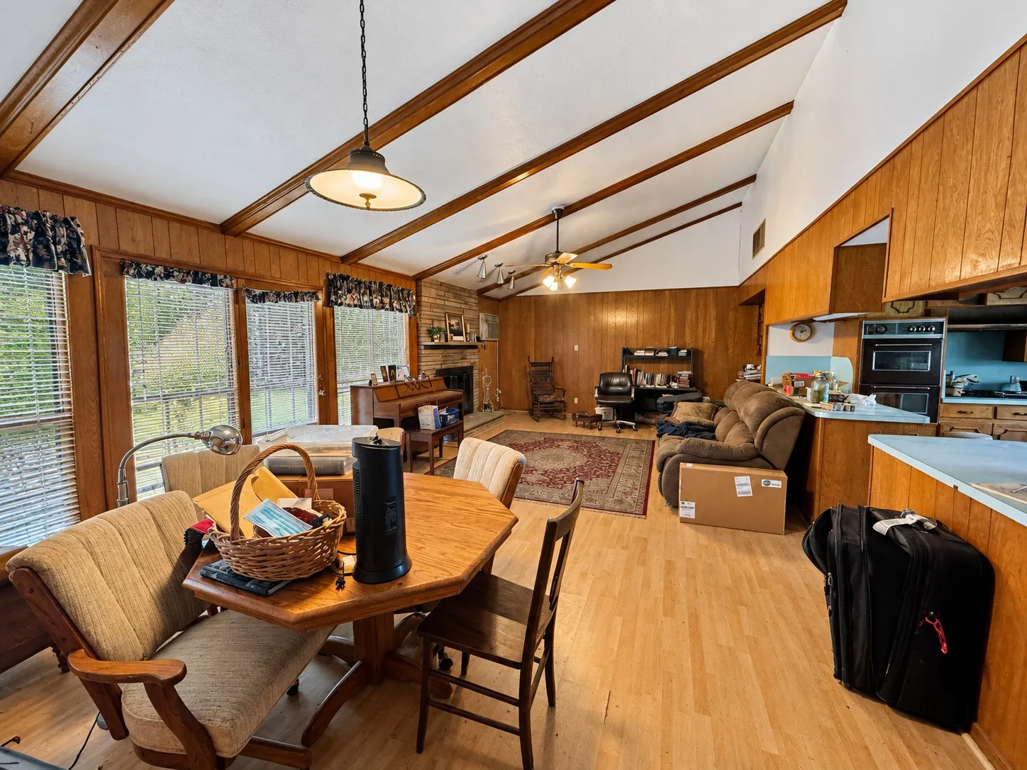 Single Family Residence For Sale in Denton County , 1105 Oak Drive, Flower Mound, Texas 75028, 2 Bedroom, 2 Bathroom, 2 Garage spaces, 1,796 Sqft, built in 1972, mls#21410106, Real Estate Agent in Flower Mound, Homes For Sale in Denton county, Homes For Sale in Flower Mound, Realtor in Flower Mound Texas, Real Estate Brokerage Independent Realty Texas, Luminita Cordes Realtor