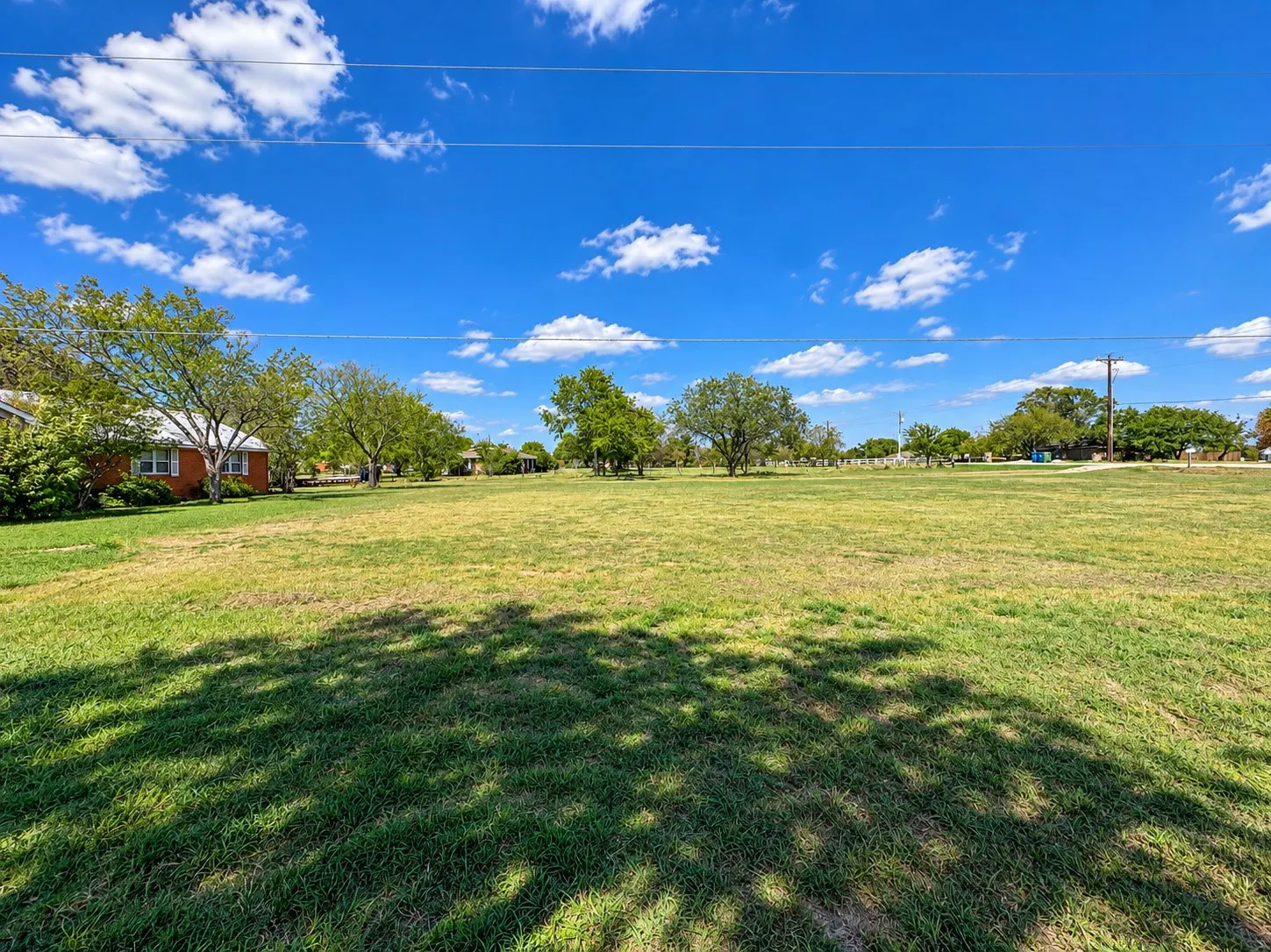 Single Family Residence For Sale in Denton County , 1105 Oak Drive, Flower Mound, Texas 75028, 2 Bedroom, 2 Bathroom, 2 Garage spaces, 1,796 Sqft, built in 1972, mls#21410106, Real Estate Agent in Flower Mound, Homes For Sale in Denton county, Homes For Sale in Flower Mound, Realtor in Flower Mound Texas, Real Estate Brokerage Independent Realty Texas, Luminita Cordes Realtor