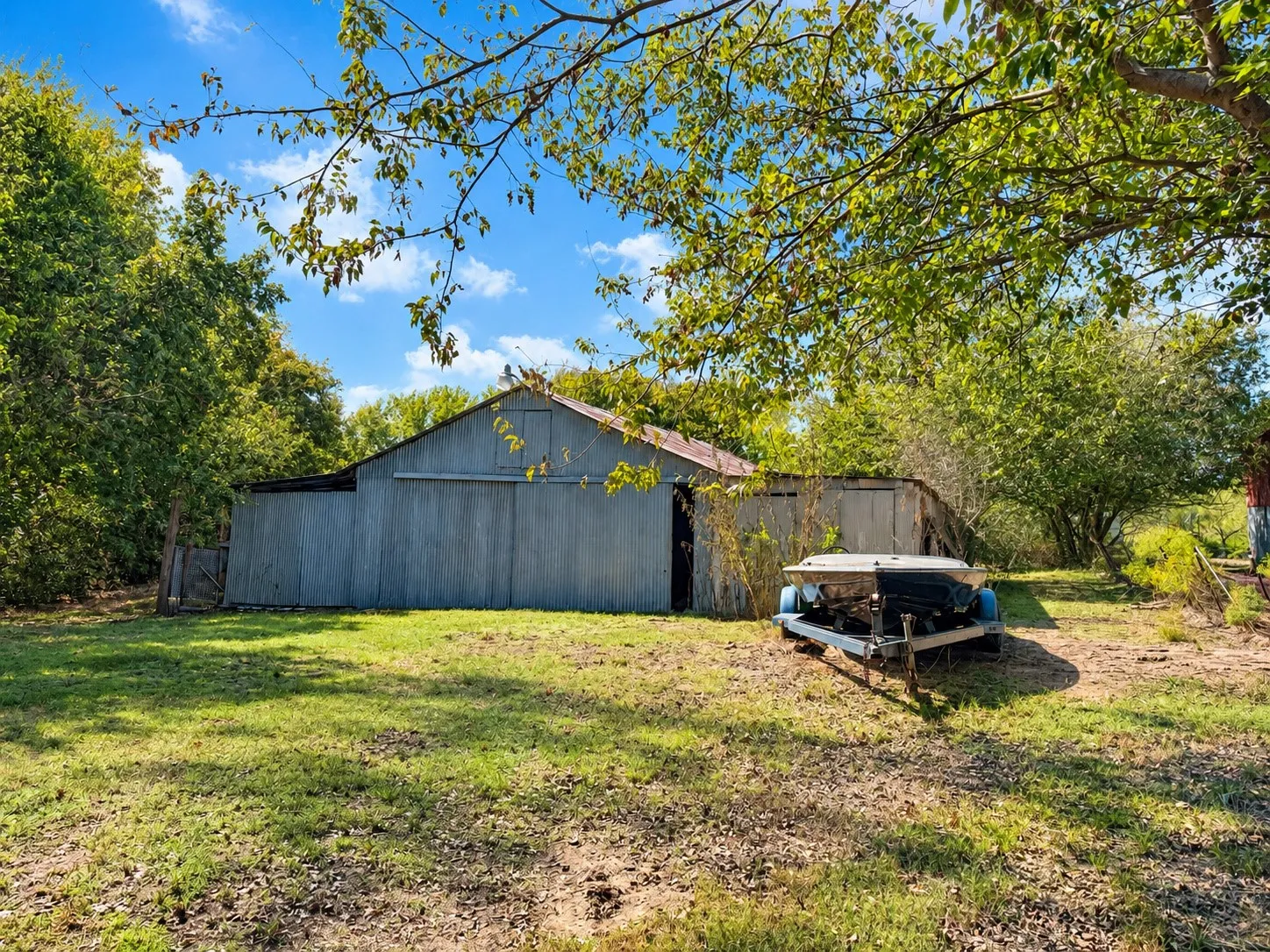 Single Family Residence For Sale in Denton County , 1105 Oak Drive, Flower Mound, Texas 75028, 2 Bedroom, 2 Bathroom, 2 Garage spaces, 1,796 Sqft, built in 1972, mls#21410106, Real Estate Agent in Flower Mound, Homes For Sale in Denton county, Homes For Sale in Flower Mound, Realtor in Flower Mound Texas, Real Estate Brokerage Independent Realty Texas, Luminita Cordes Realtor