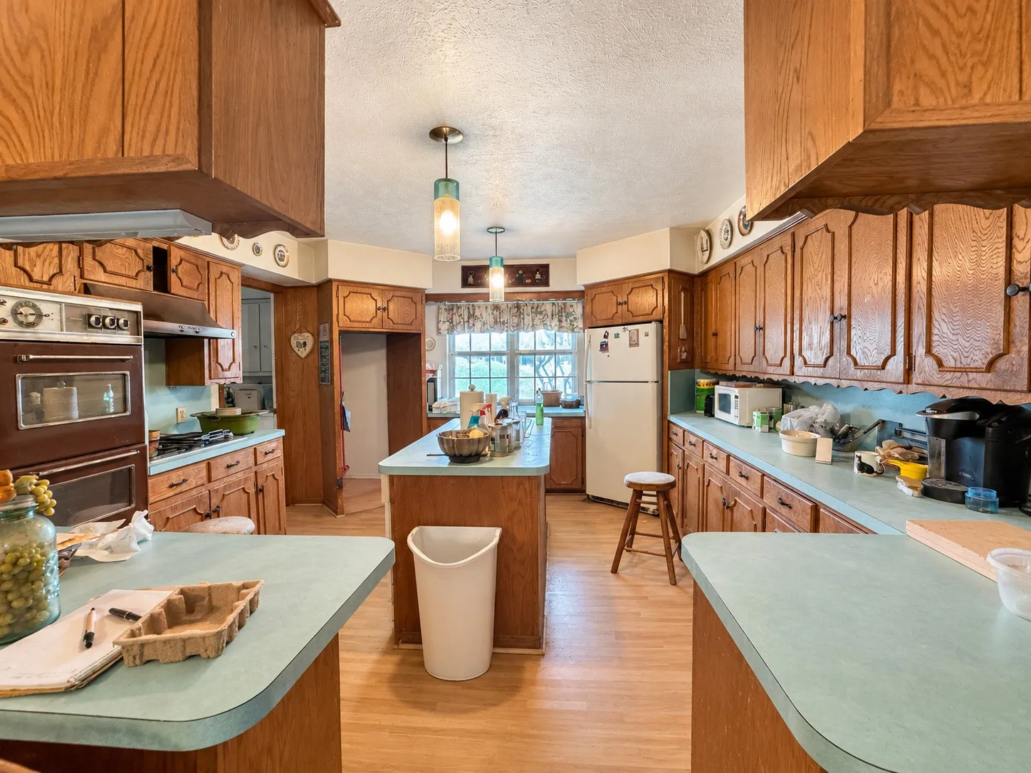 Single Family Residence For Sale in Denton County , 1105 Oak Drive, Flower Mound, Texas 75028, 2 Bedroom, 2 Bathroom, 2 Garage spaces, 1,796 Sqft, built in 1972, mls#21410106, Real Estate Agent in Flower Mound, Homes For Sale in Denton county, Homes For Sale in Flower Mound, Realtor in Flower Mound Texas, Real Estate Brokerage Independent Realty Texas, Luminita Cordes Realtor