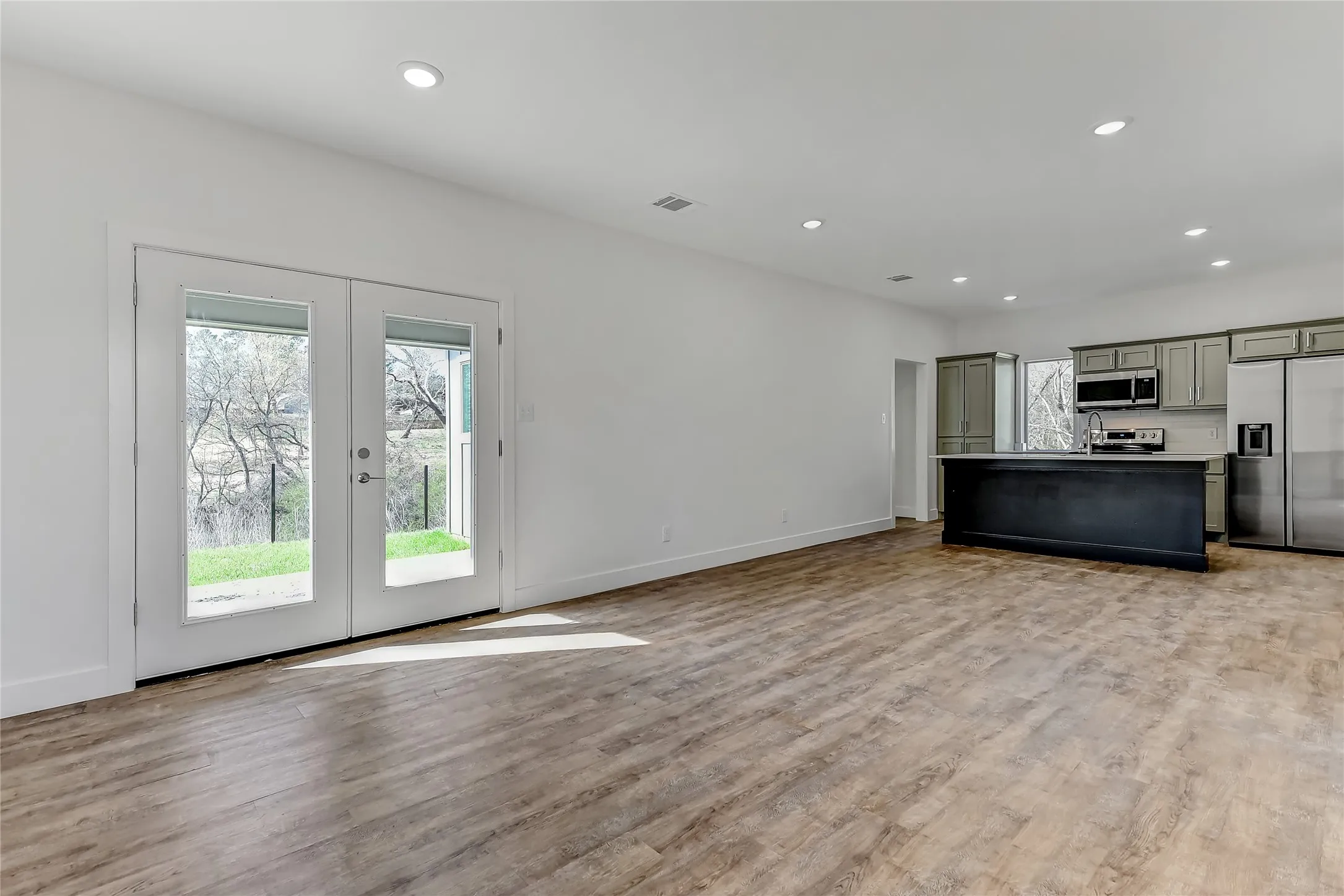 Apartment For Rent in Grayson County , 3260 W Crawford Street 602, Denison, Texas 75020, 3 Bedroom, 3 Bathroom, 2 Garage spaces, 1,408 Sqft, built in 2021, mls#21410135, Real Estate Agent in Denison, Homes For Rent in Grayson county, Homes For Rent in Denison, Realtor in Denison Texas, Real Estate Brokerage Independent Realty Texas, Luminita Cordes Realtor