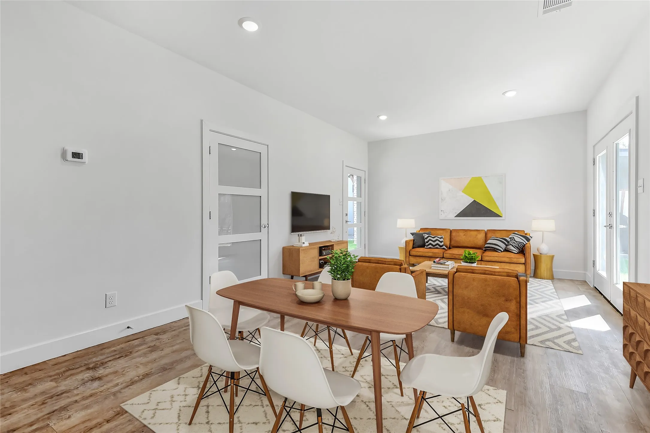 Apartment For Rent in Grayson County , 3260 W Crawford Street 602, Denison, Texas 75020, 3 Bedroom, 3 Bathroom, 2 Garage spaces, 1,408 Sqft, built in 2021, mls#21410135, Real Estate Agent in Denison, Homes For Rent in Grayson county, Homes For Rent in Denison, Realtor in Denison Texas, Real Estate Brokerage Independent Realty Texas, Luminita Cordes Realtor