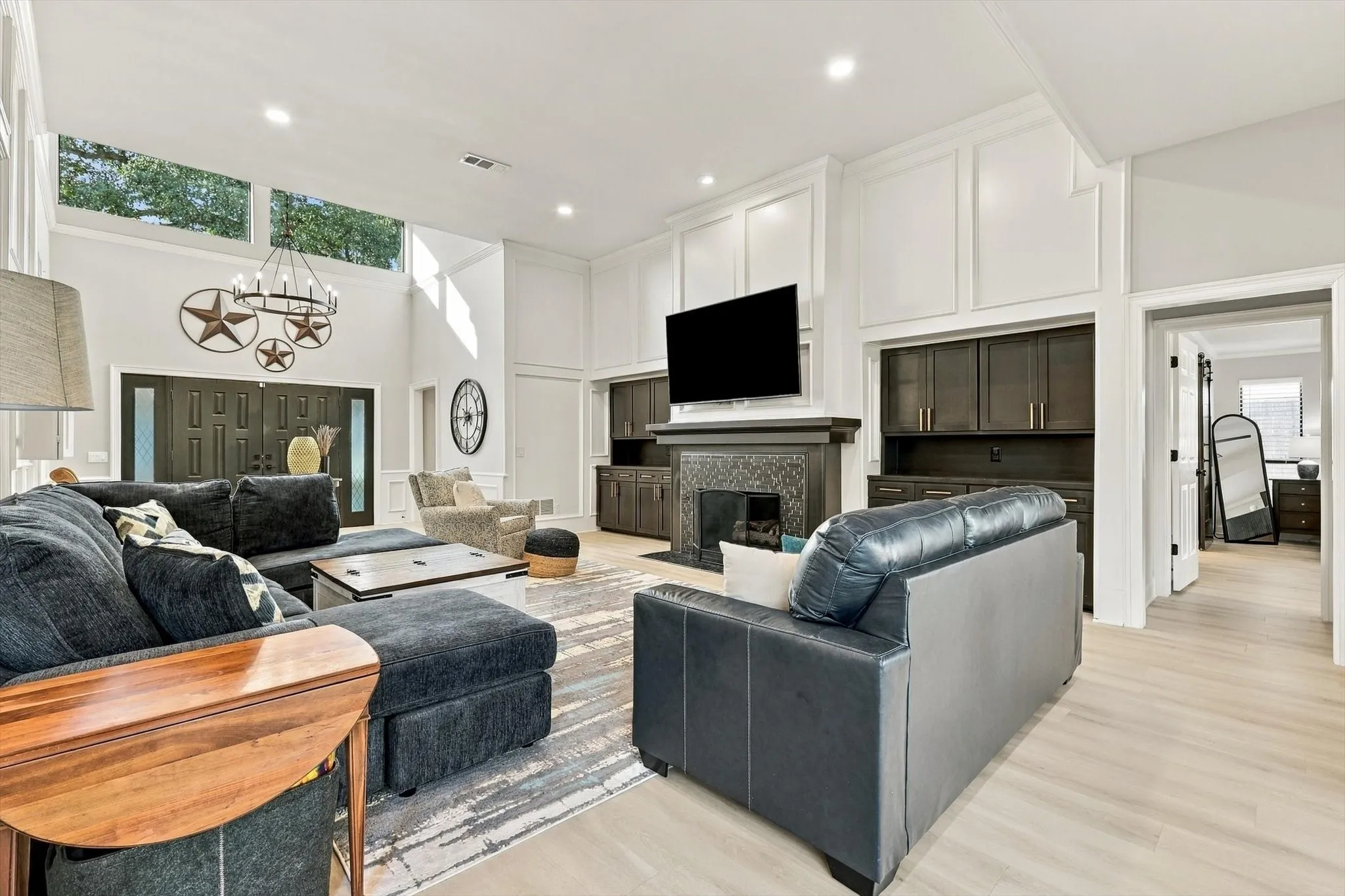 Single Family Residence For Sale in Dallas County , 10011 Woodlake Drive, Dallas, Texas 75243, 4 Bedroom, 3 Bathroom, 2 Garage spaces, 3,154 Sqft, built in 1979, mls#21409275, Real Estate Agent in Dallas, Homes For Sale in Dallas county, Homes For Sale in Dallas, Realtor in Dallas Texas, Real Estate Brokerage Independent Realty Texas, Luminita Cordes Realtor