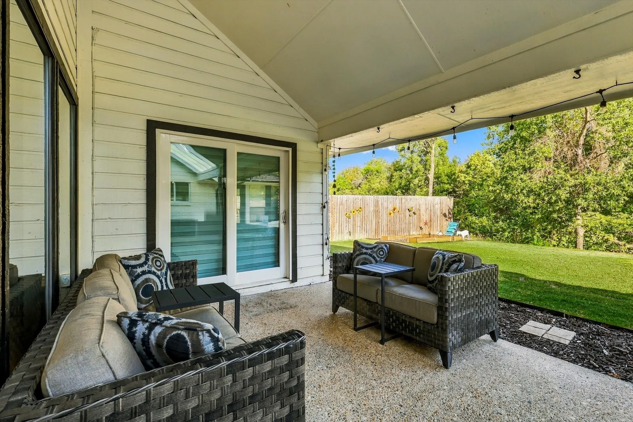 Single Family Residence For Sale in Dallas County , 10011 Woodlake Drive, Dallas, Texas 75243, 4 Bedroom, 3 Bathroom, 2 Garage spaces, 3,154 Sqft, built in 1979, mls#21409275, Real Estate Agent in Dallas, Homes For Sale in Dallas county, Homes For Sale in Dallas, Realtor in Dallas Texas, Real Estate Brokerage Independent Realty Texas, Luminita Cordes Realtor