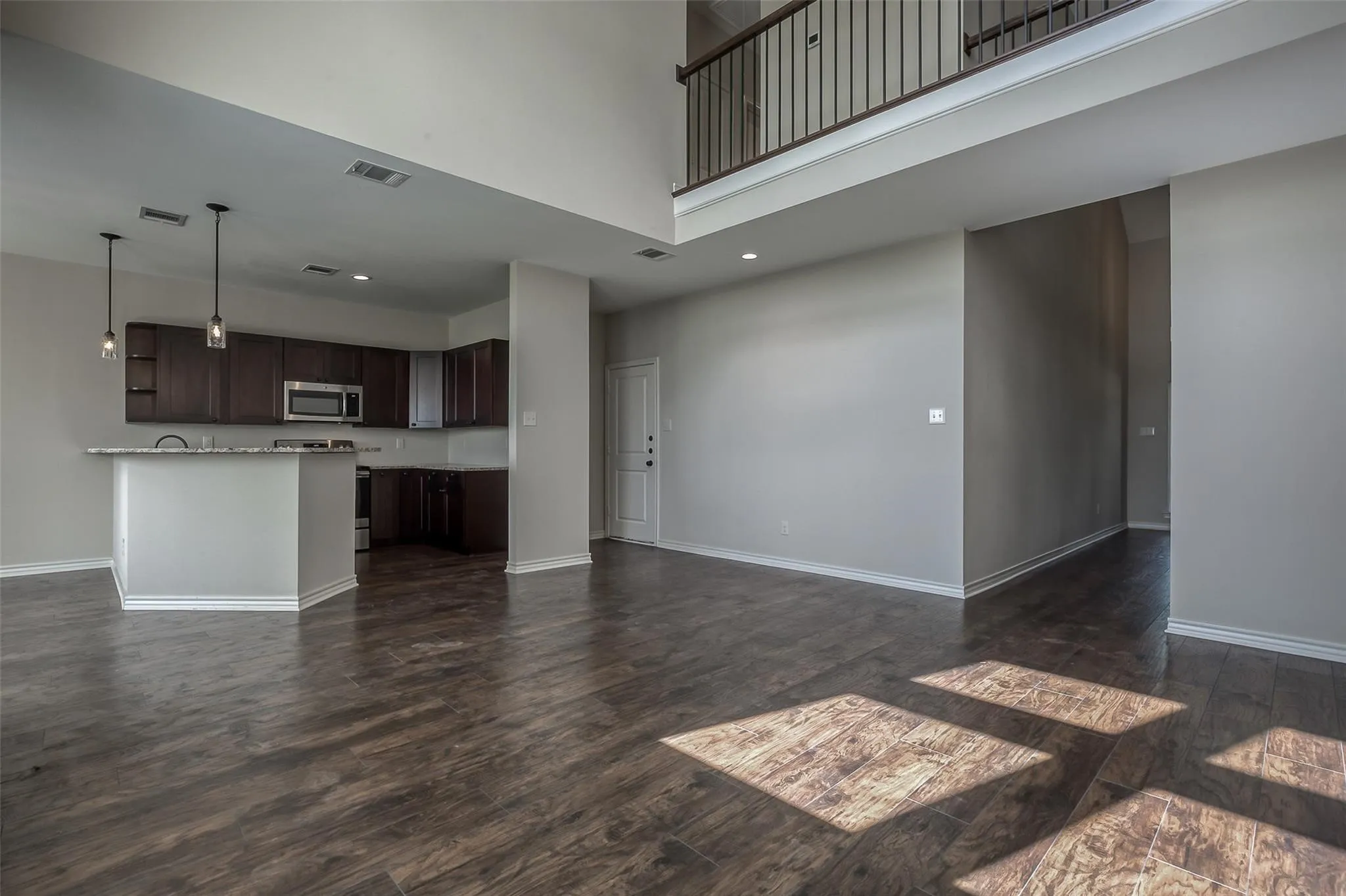 Townhouse For Rent in Parker County , 106 Eagle Meadow, Brock, Texas 76087, 3 Bedroom, 3 Bathroom, 2 Garage spaces, 1,625 Sqft, built in 2020, mls#21410138, Real Estate Agent in Brock, Homes For Rent in Parker county, Homes For Rent in Brock, Realtor in Brock Texas, Real Estate Brokerage Independent Realty Texas, Luminita Cordes Realtor