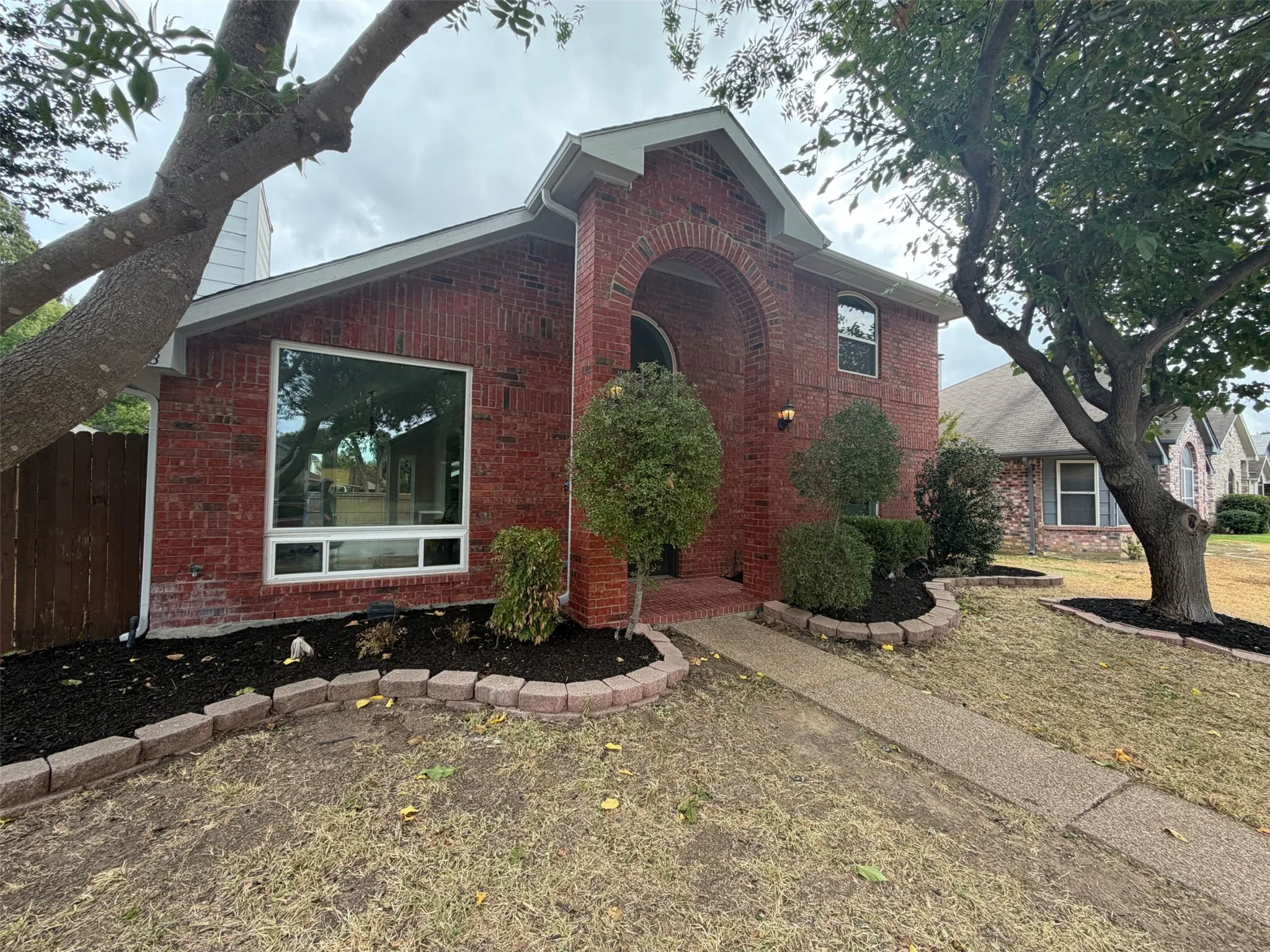 Single Family Residence For Sale in Denton County , 2228 Silverthorn Lane, Flower Mound, Texas 75028, 4 Bedroom, 2 Bathroom, 2 Garage spaces, 1,620 Sqft, built in 1990, mls#21410129, Real Estate Agent in Flower Mound, Homes For Sale in Denton county, Homes For Sale in Flower Mound, Realtor in Flower Mound Texas, Real Estate Brokerage Independent Realty Texas, Luminita Cordes Realtor