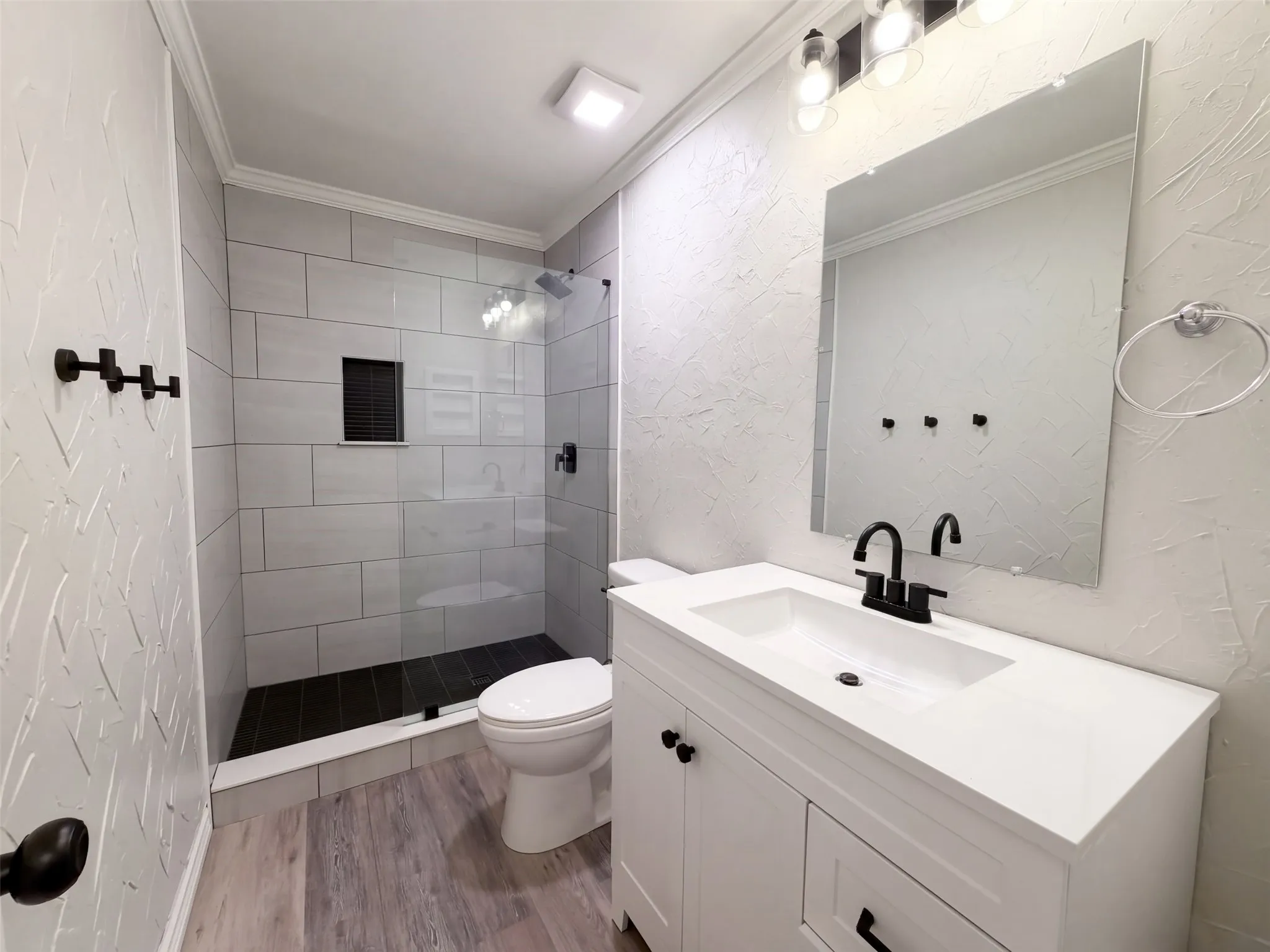Single Family Residence For Sale in Denton County , 2228 Silverthorn Lane, Flower Mound, Texas 75028, 4 Bedroom, 2 Bathroom, 2 Garage spaces, 1,620 Sqft, built in 1990, mls#21410129, Real Estate Agent in Flower Mound, Homes For Sale in Denton county, Homes For Sale in Flower Mound, Realtor in Flower Mound Texas, Real Estate Brokerage Independent Realty Texas, Luminita Cordes Realtor