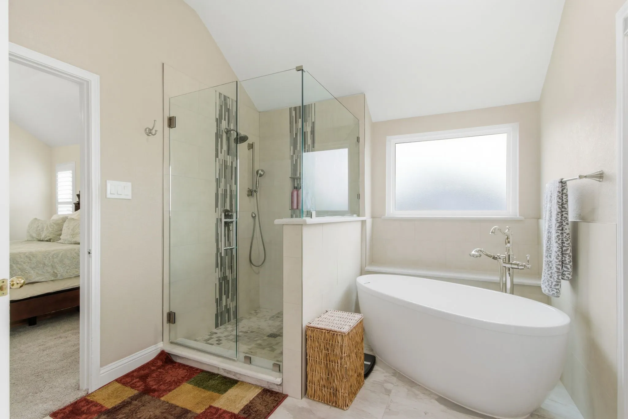 Single Family Residence For Rent in Denton County , 3852 Harrison Drive, Carrollton, Texas 75010, 4 Bedroom, 3 Bathroom, 2 Garage spaces, 2,696 Sqft, built in 1997, mls#21410110, Real Estate Agent in Carrollton, Homes For Rent in Denton county, Homes For Rent in Carrollton, Realtor in Carrollton Texas, Real Estate Brokerage Independent Realty Texas, Luminita Cordes Realtor