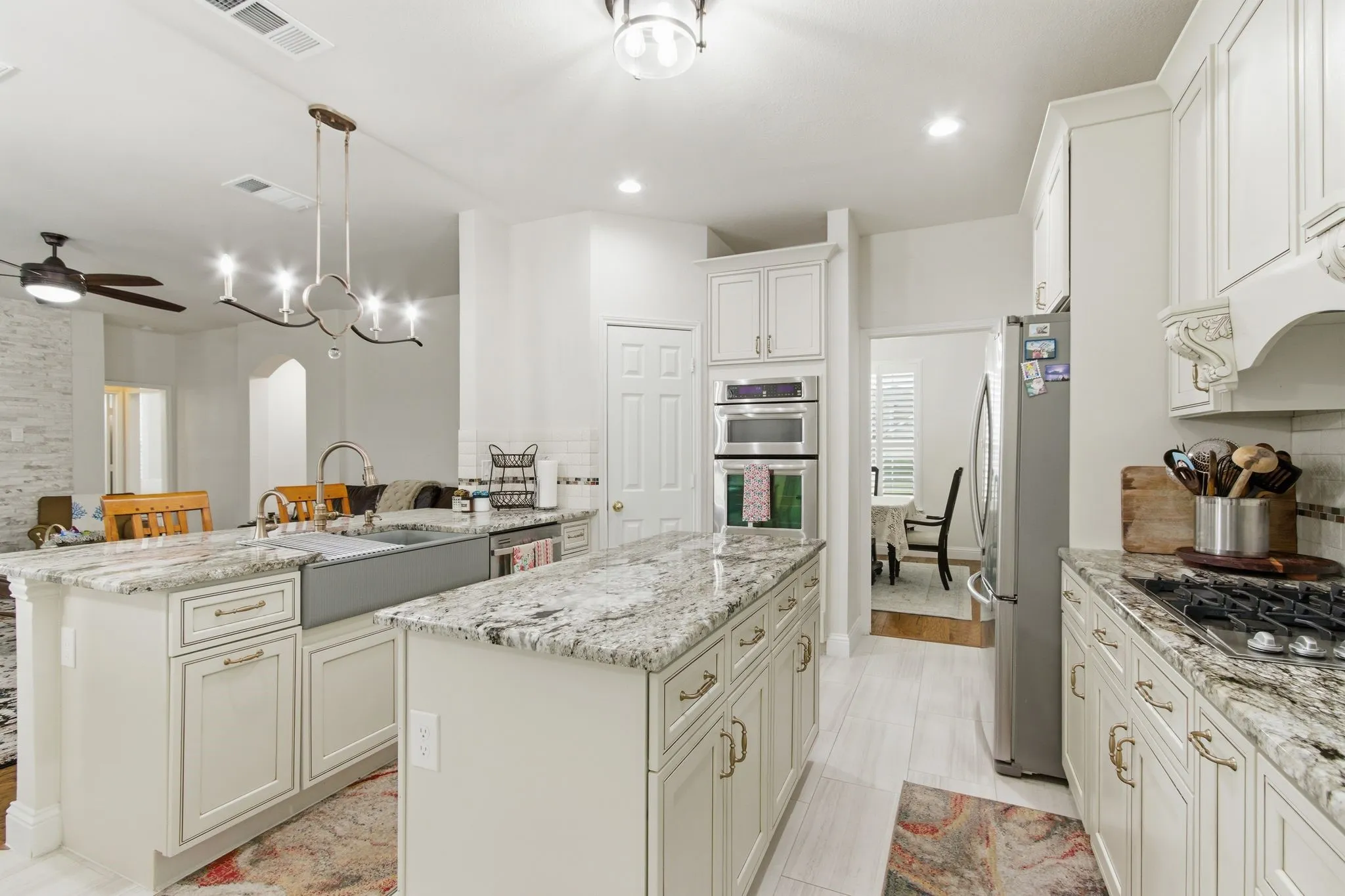 Single Family Residence For Rent in Denton County , 3852 Harrison Drive, Carrollton, Texas 75010, 4 Bedroom, 3 Bathroom, 2 Garage spaces, 2,696 Sqft, built in 1997, mls#21410110, Real Estate Agent in Carrollton, Homes For Rent in Denton county, Homes For Rent in Carrollton, Realtor in Carrollton Texas, Real Estate Brokerage Independent Realty Texas, Luminita Cordes Realtor