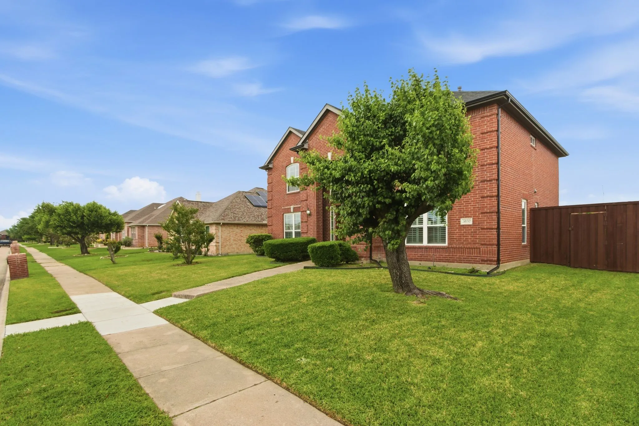 Single Family Residence For Rent in Denton County , 3852 Harrison Drive, Carrollton, Texas 75010, 4 Bedroom, 3 Bathroom, 2 Garage spaces, 2,696 Sqft, built in 1997, mls#21410110, Real Estate Agent in Carrollton, Homes For Rent in Denton county, Homes For Rent in Carrollton, Realtor in Carrollton Texas, Real Estate Brokerage Independent Realty Texas, Luminita Cordes Realtor